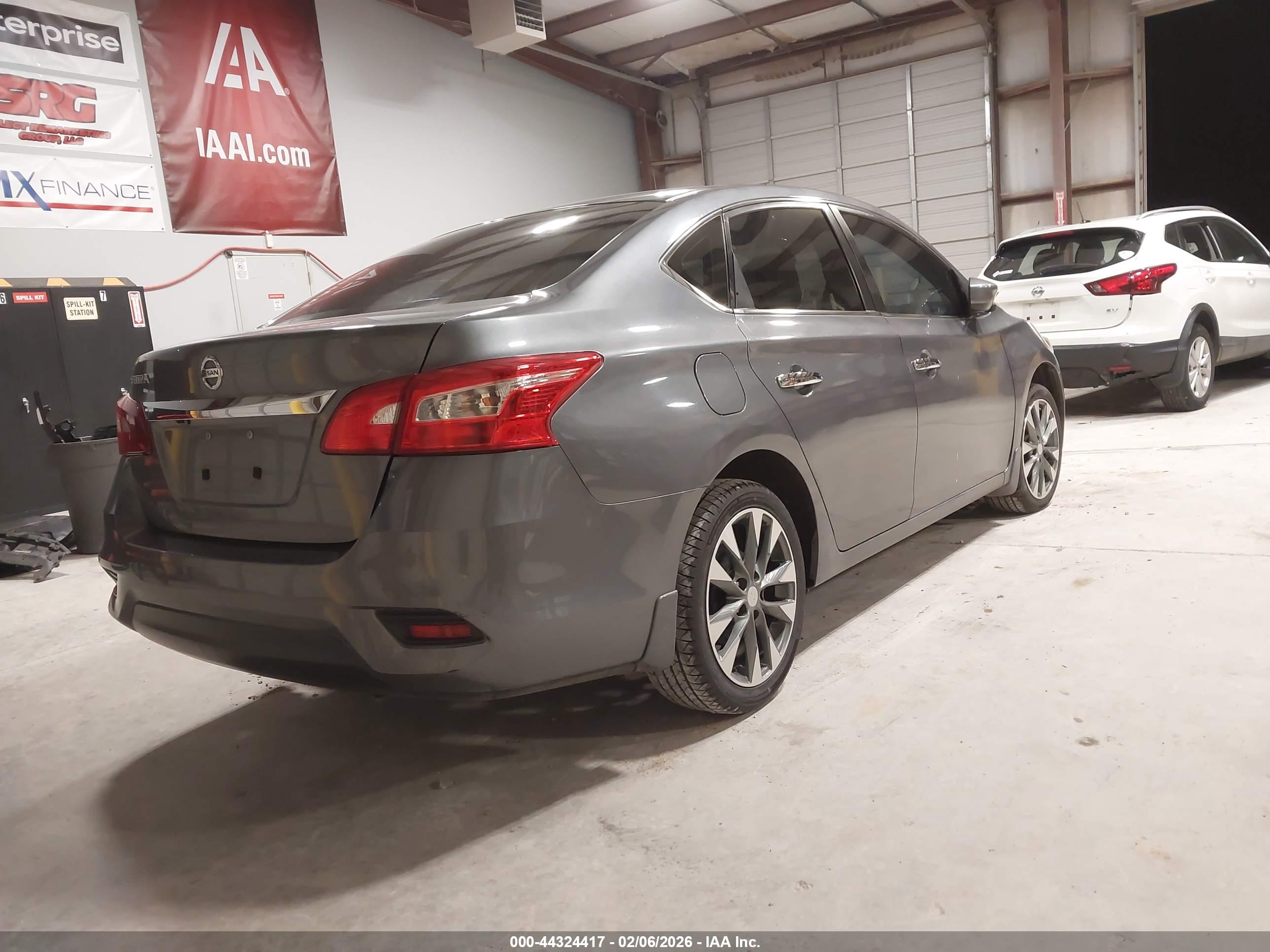 NISSAN SENTRA image 4