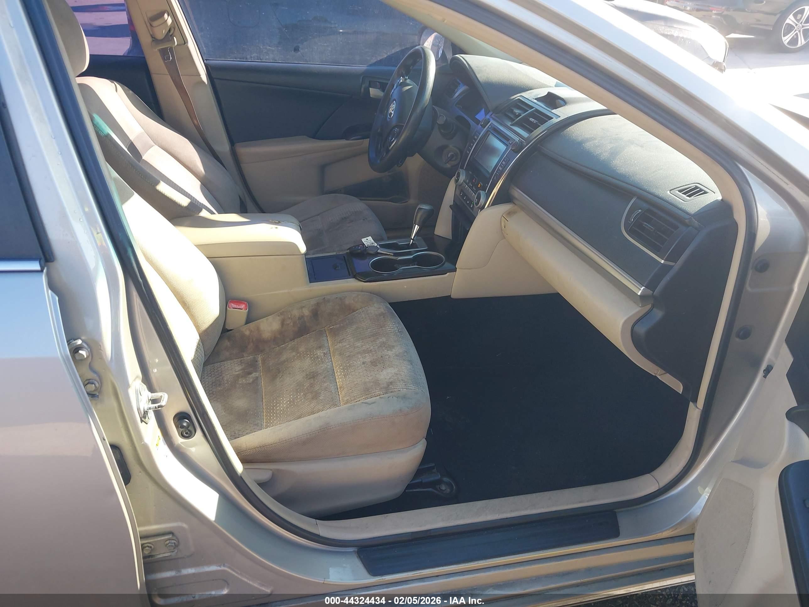 TOYOTA CAMRY image 5