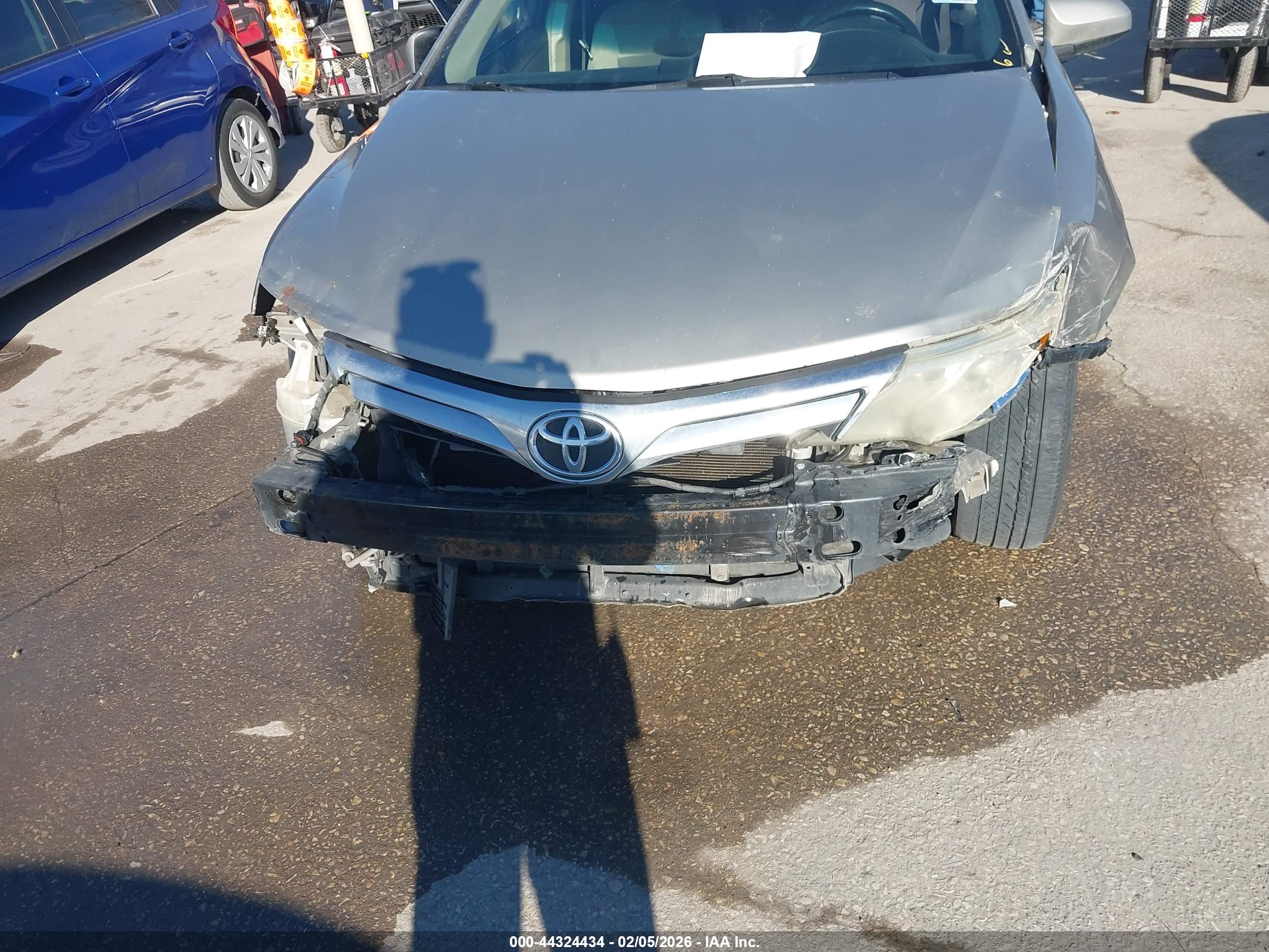 TOYOTA CAMRY image 6