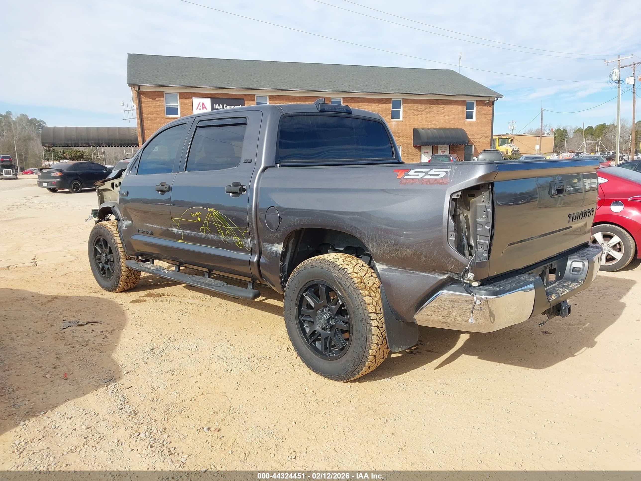 TOYOTA TUNDRA image 3