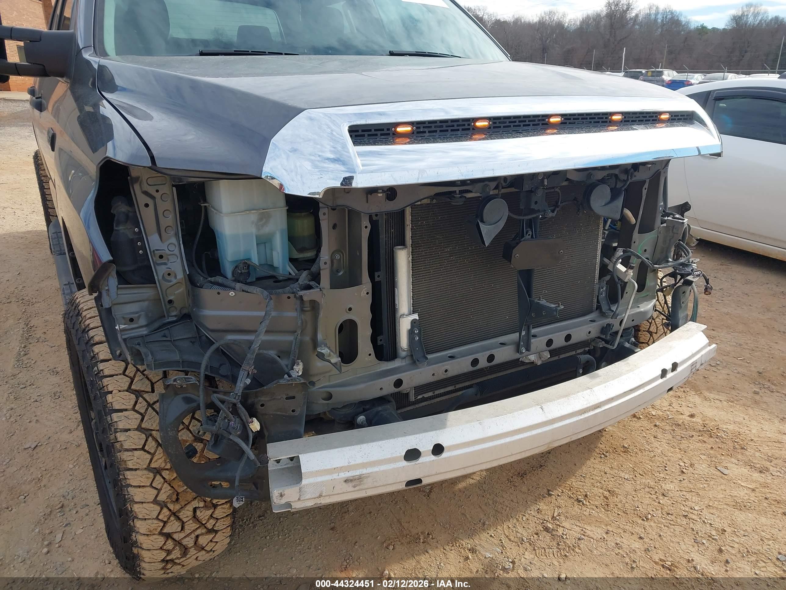 TOYOTA TUNDRA image 6
