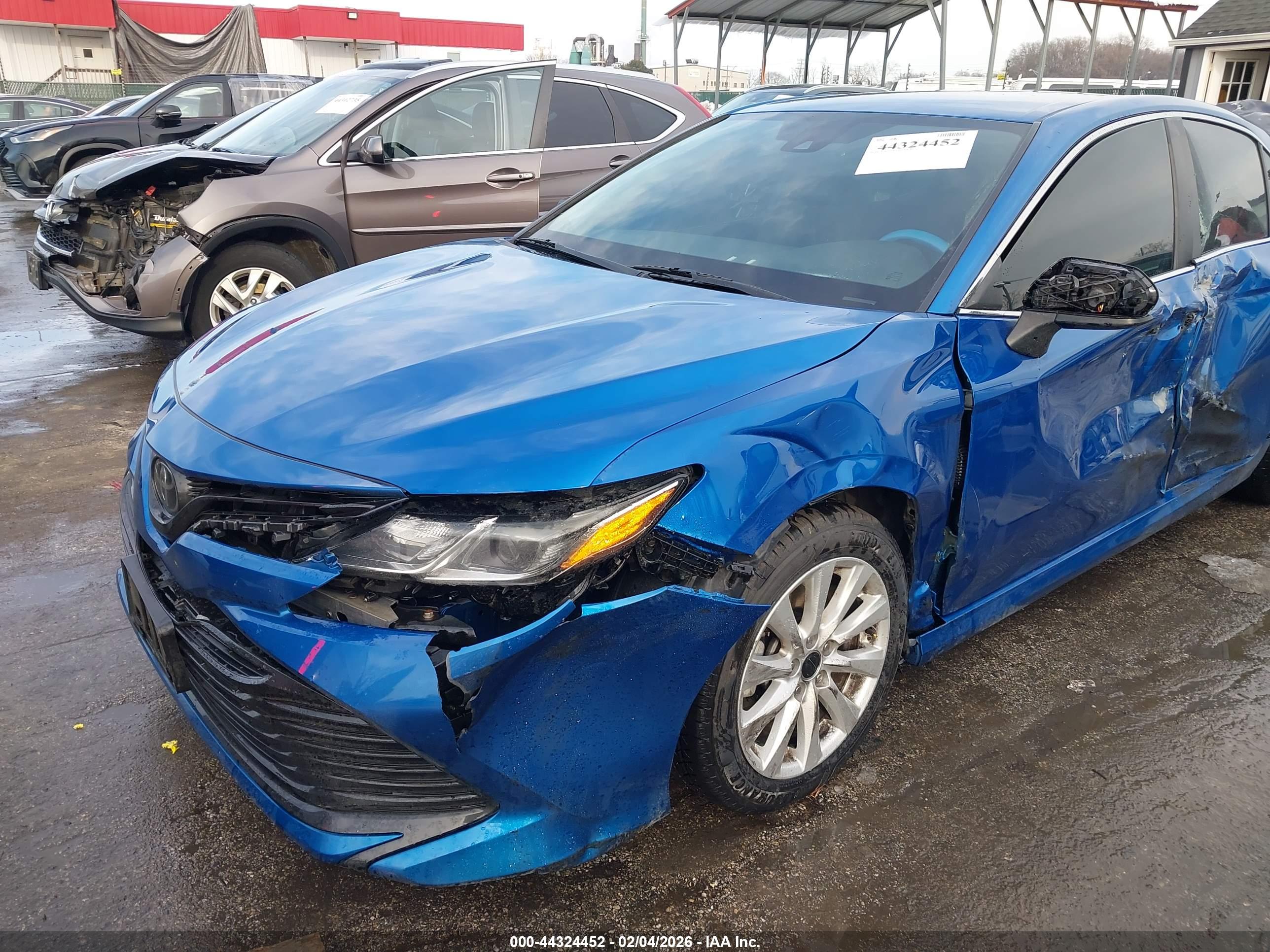 TOYOTA CAMRY image 6