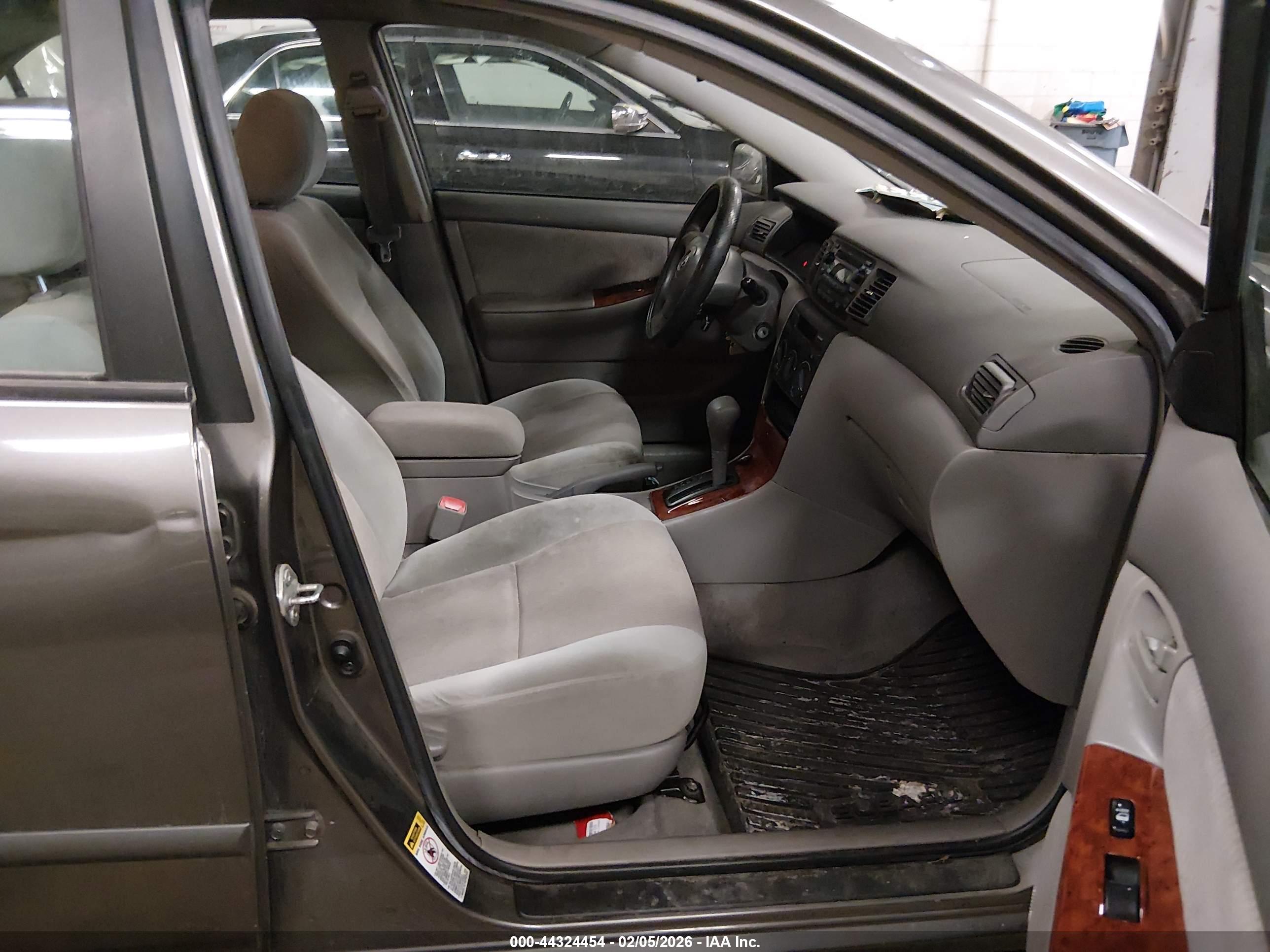 TOYOTA COROLLA image 5