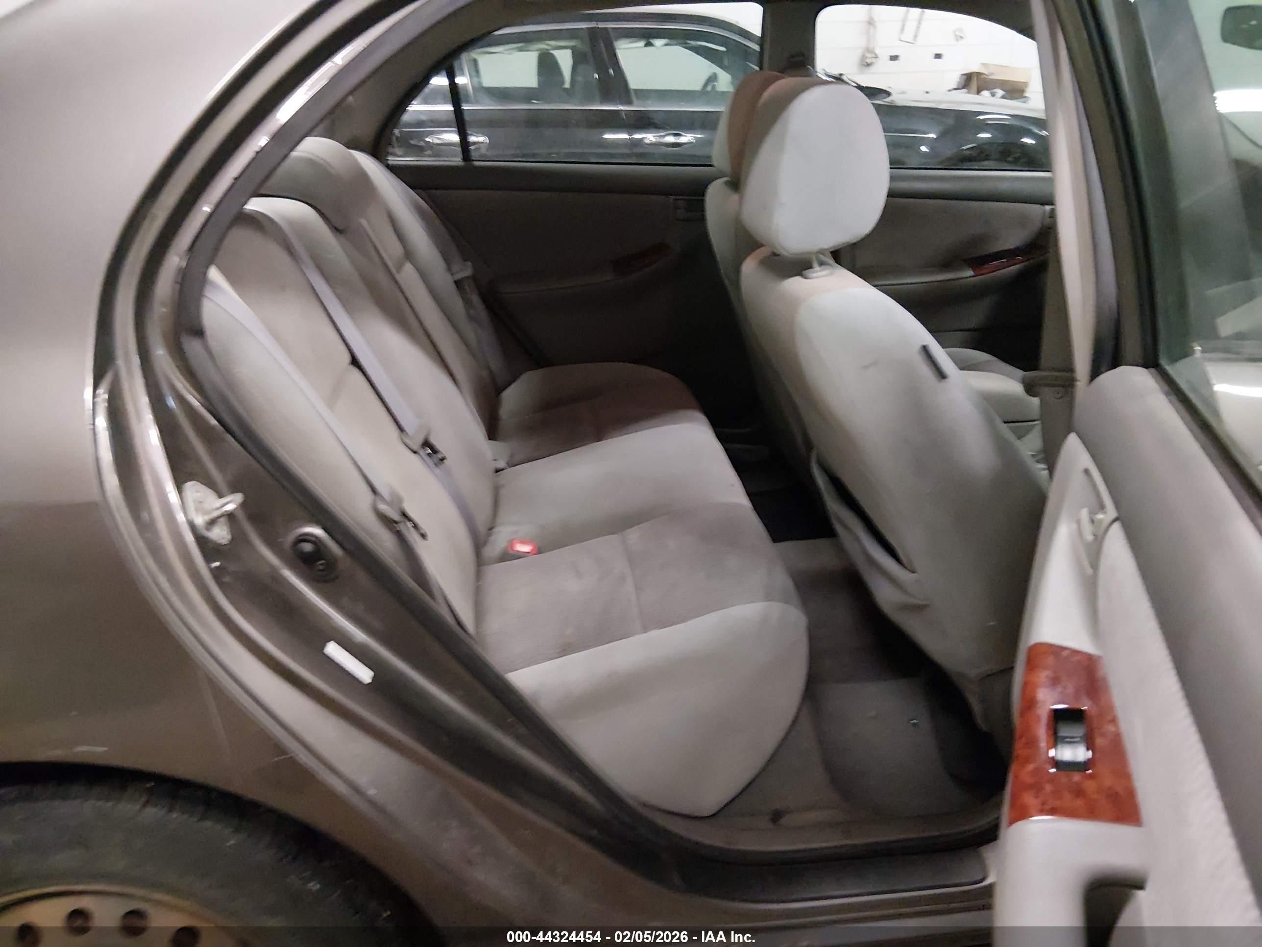 TOYOTA COROLLA image 8