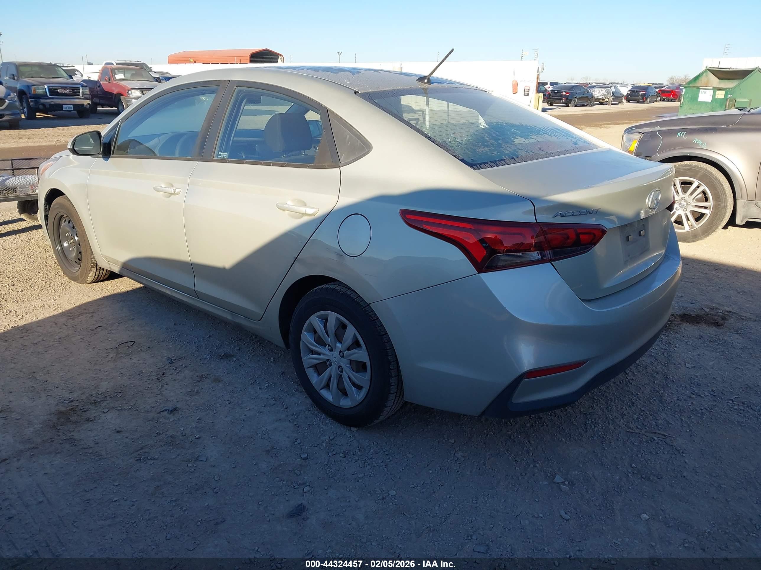 HYUNDAI ACCENT image 3