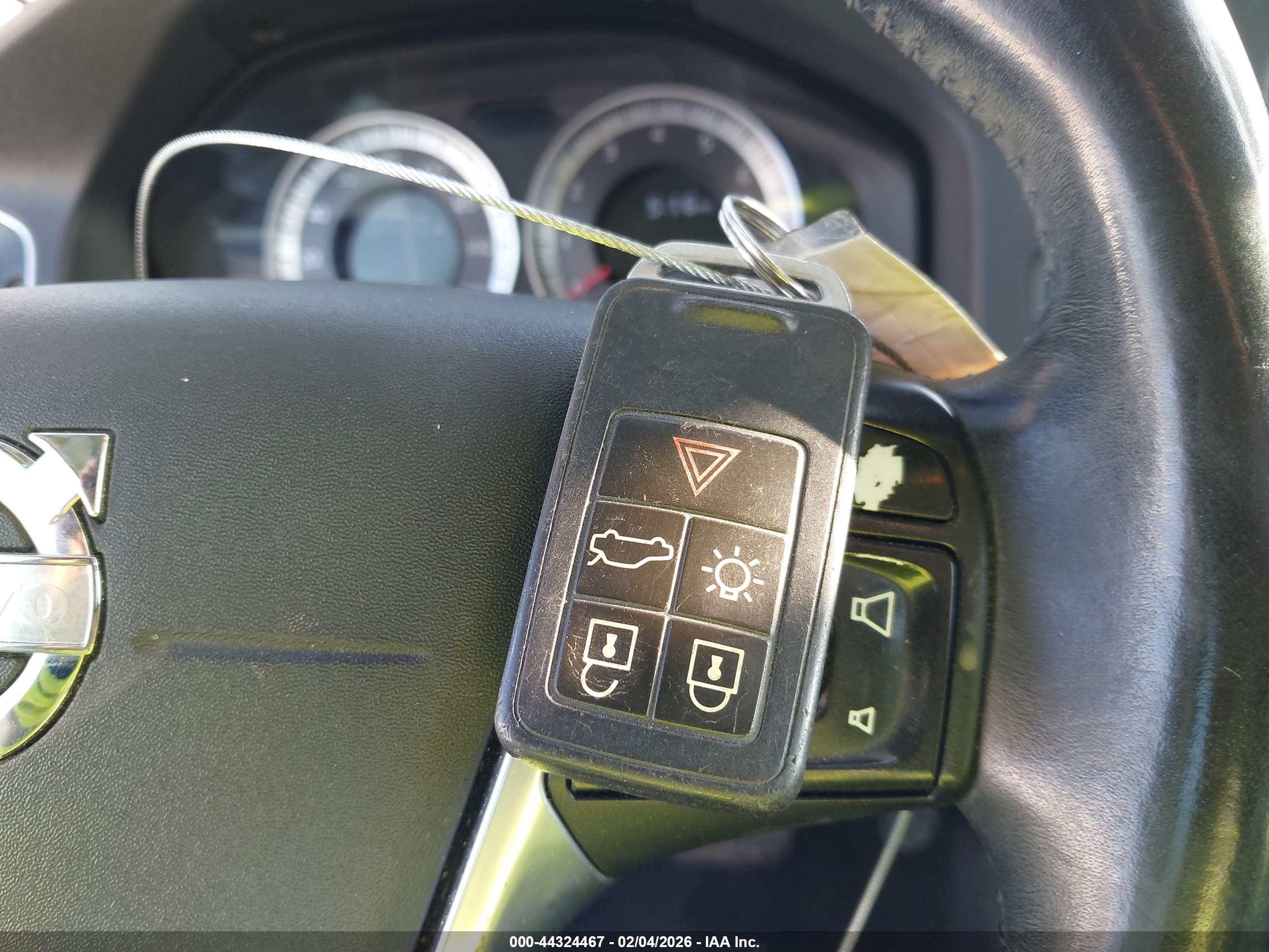 VOLVO S60 image 11