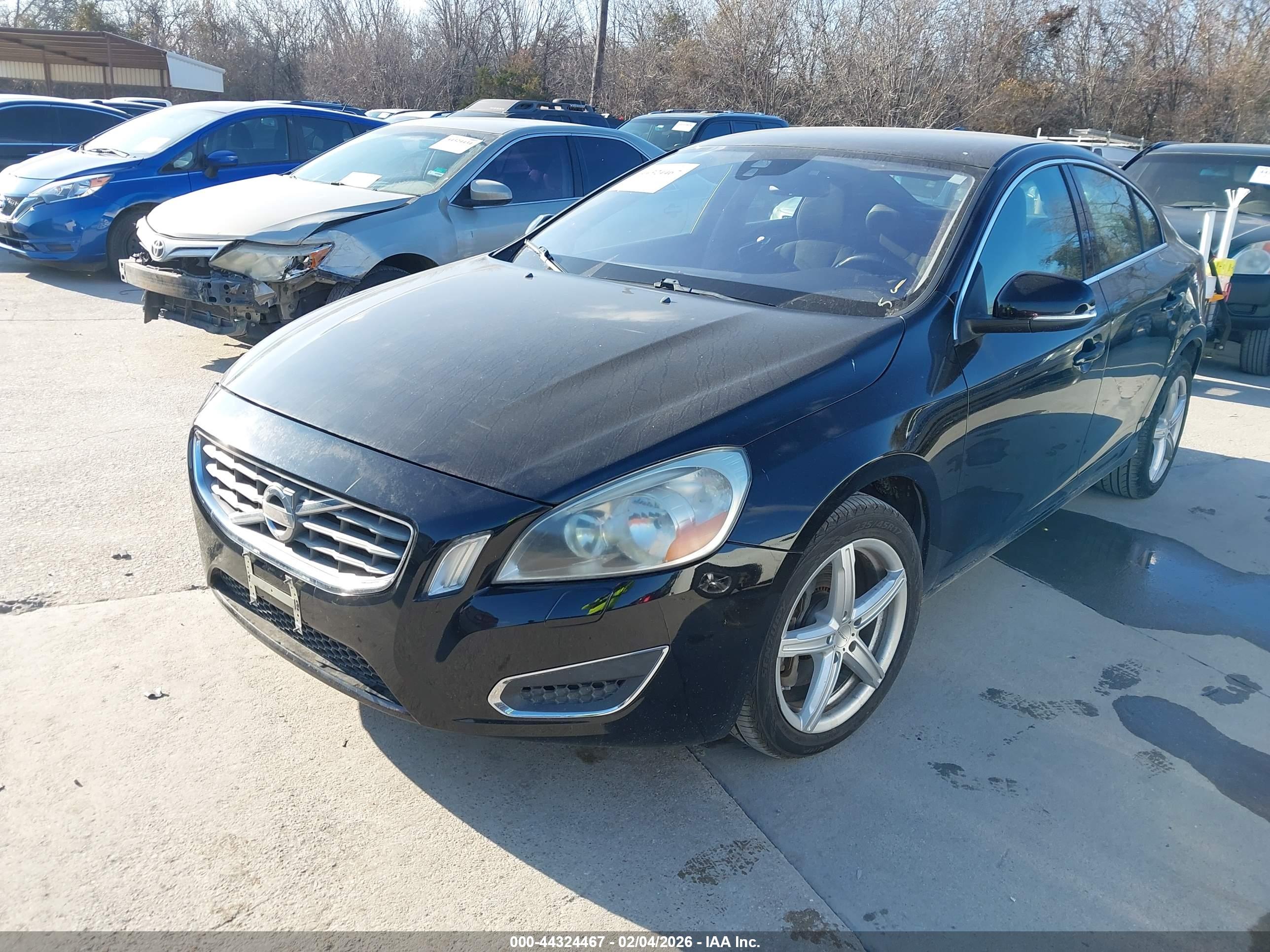 VOLVO S60 image 2