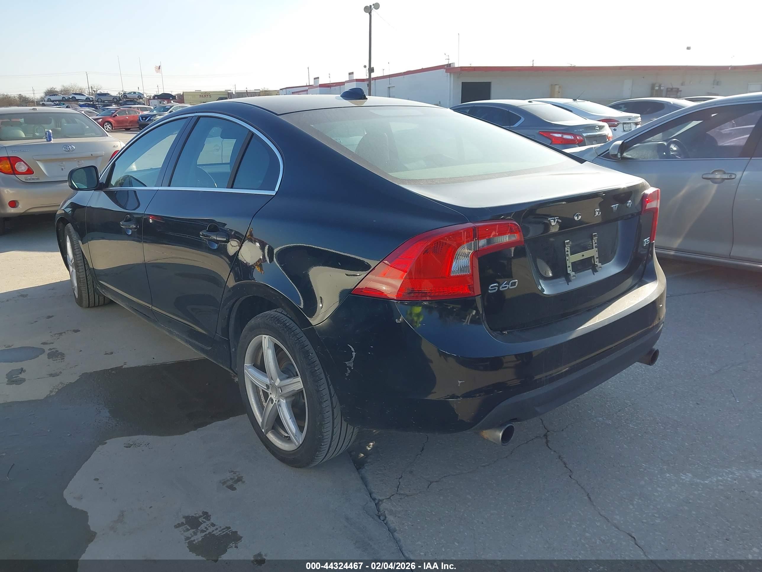 VOLVO S60 image 3