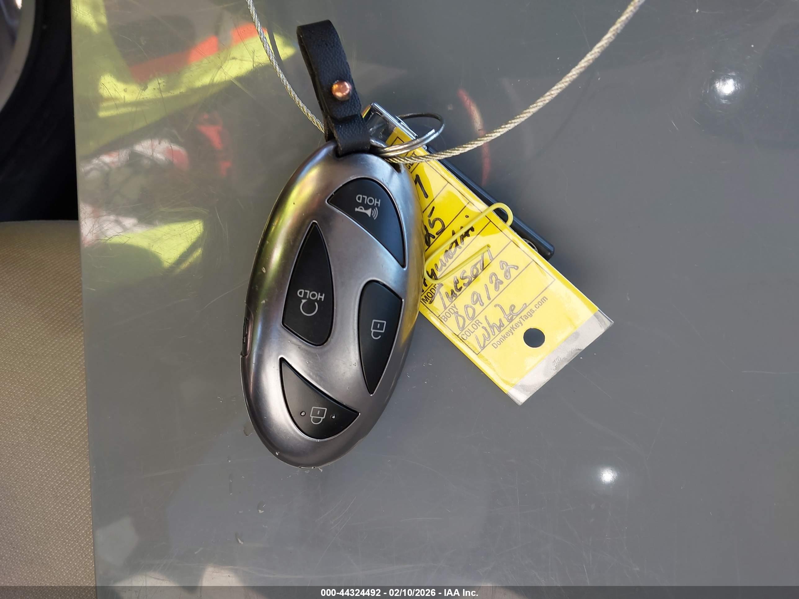 HYUNDAI TUCSON image 11