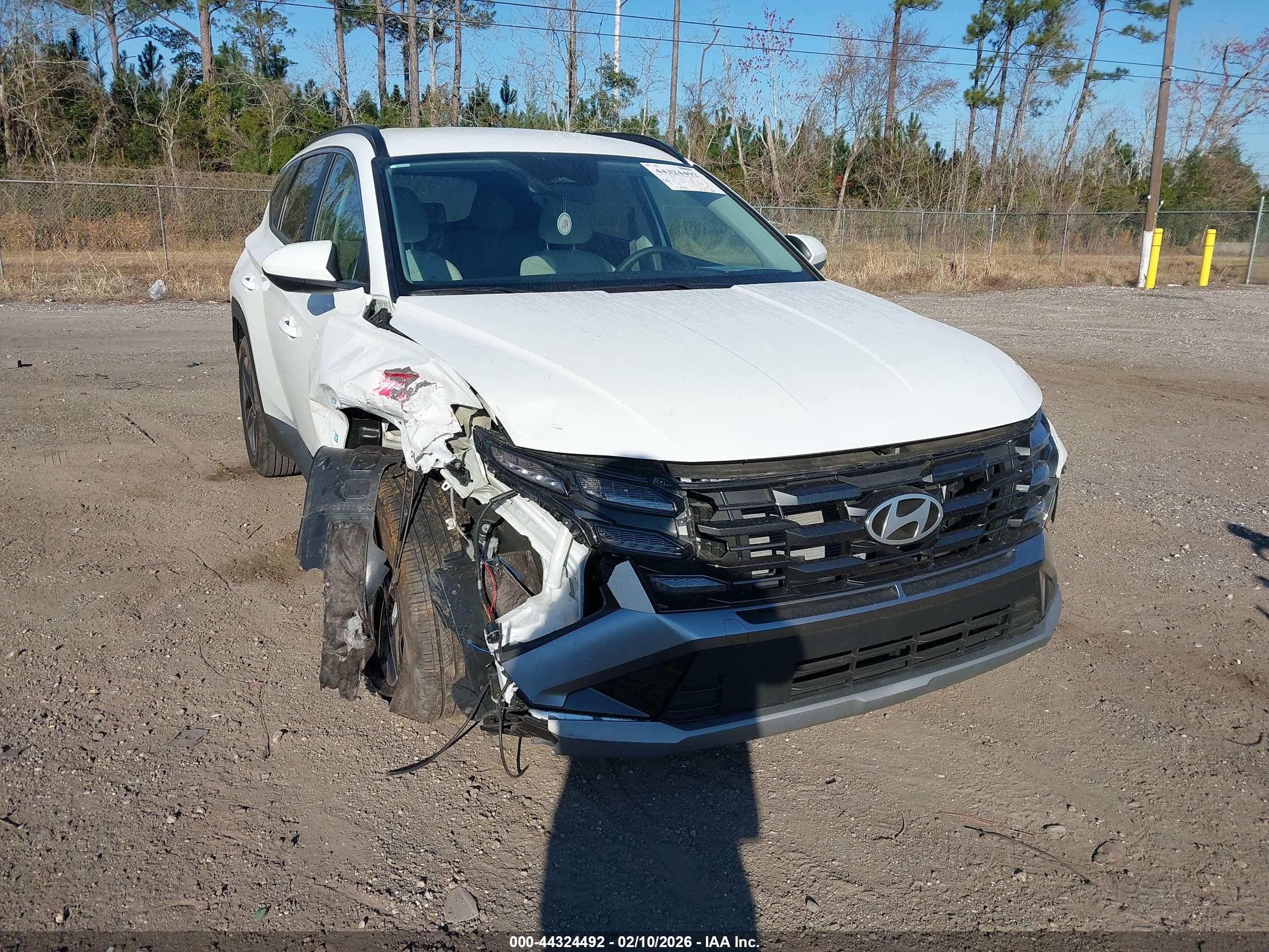 HYUNDAI TUCSON image 6