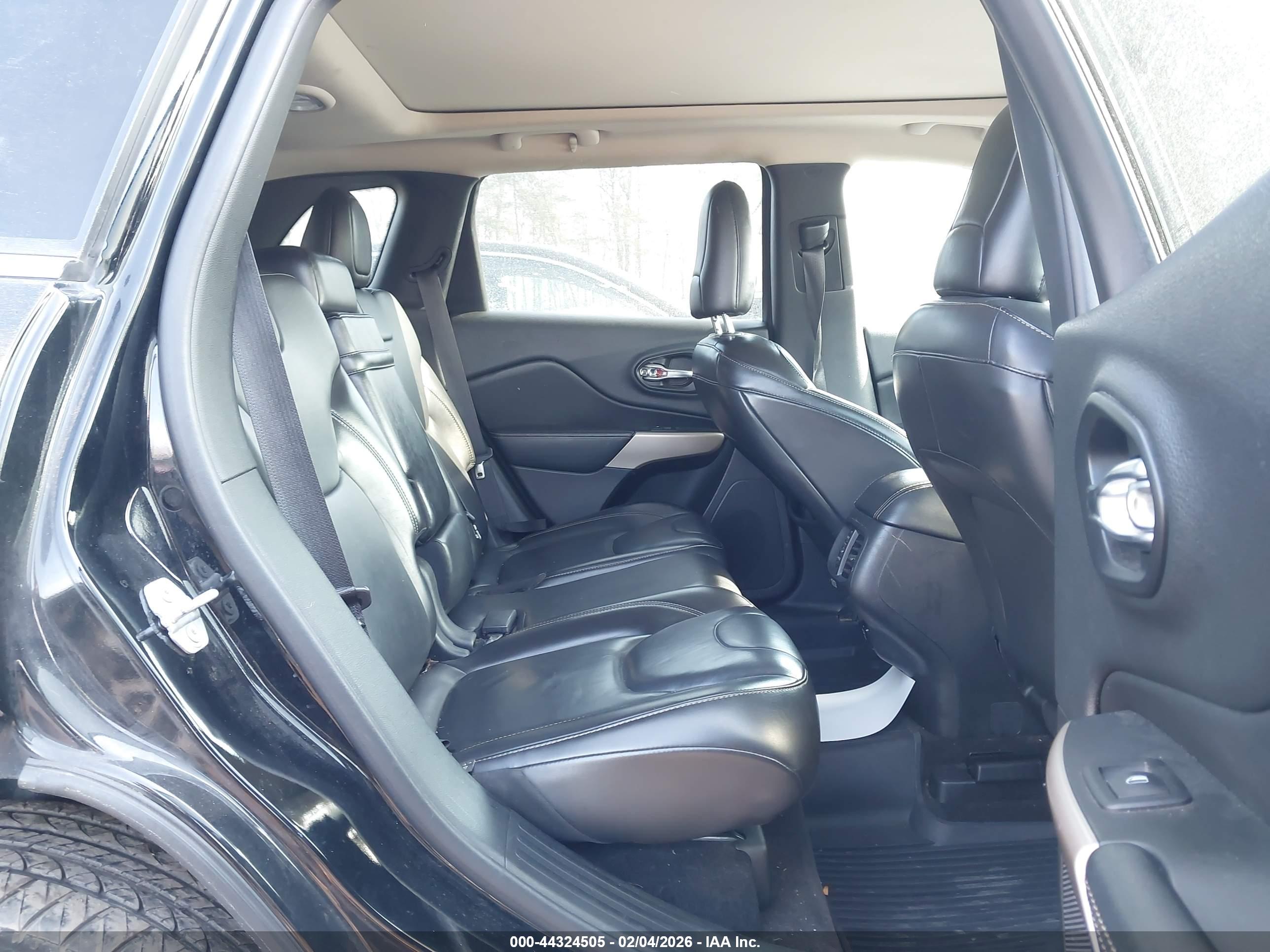JEEP CHEROKEE image 8