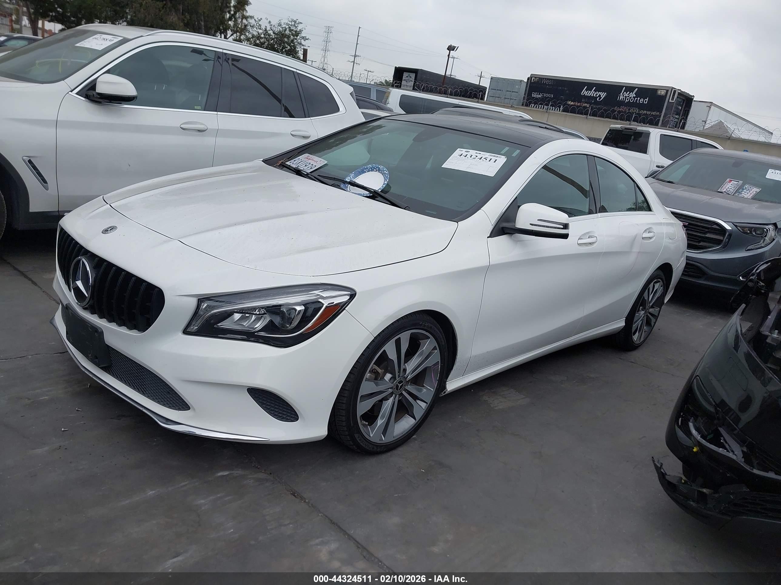 MERCEDES-BENZ CLA image 2