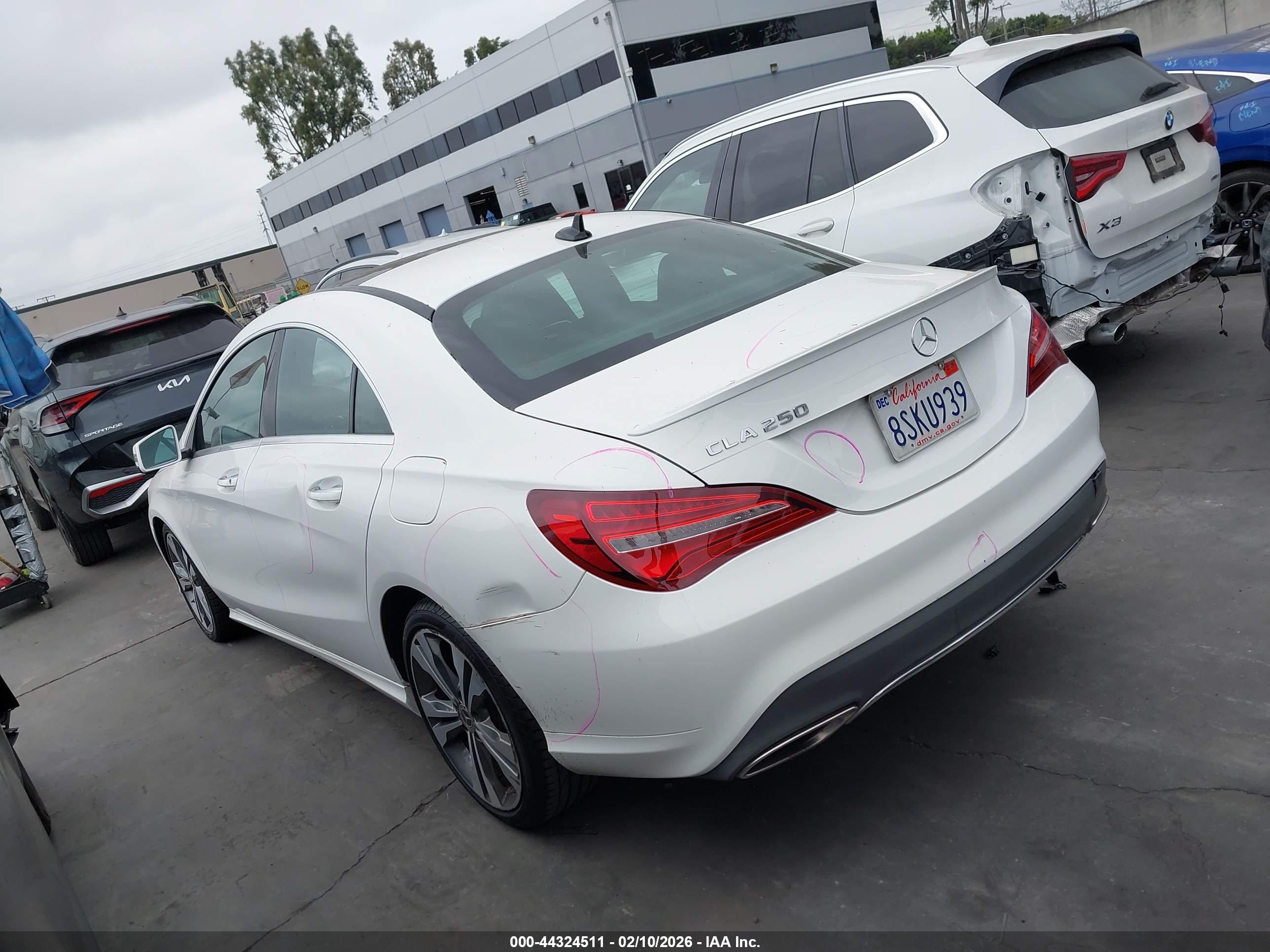 MERCEDES-BENZ CLA image 3