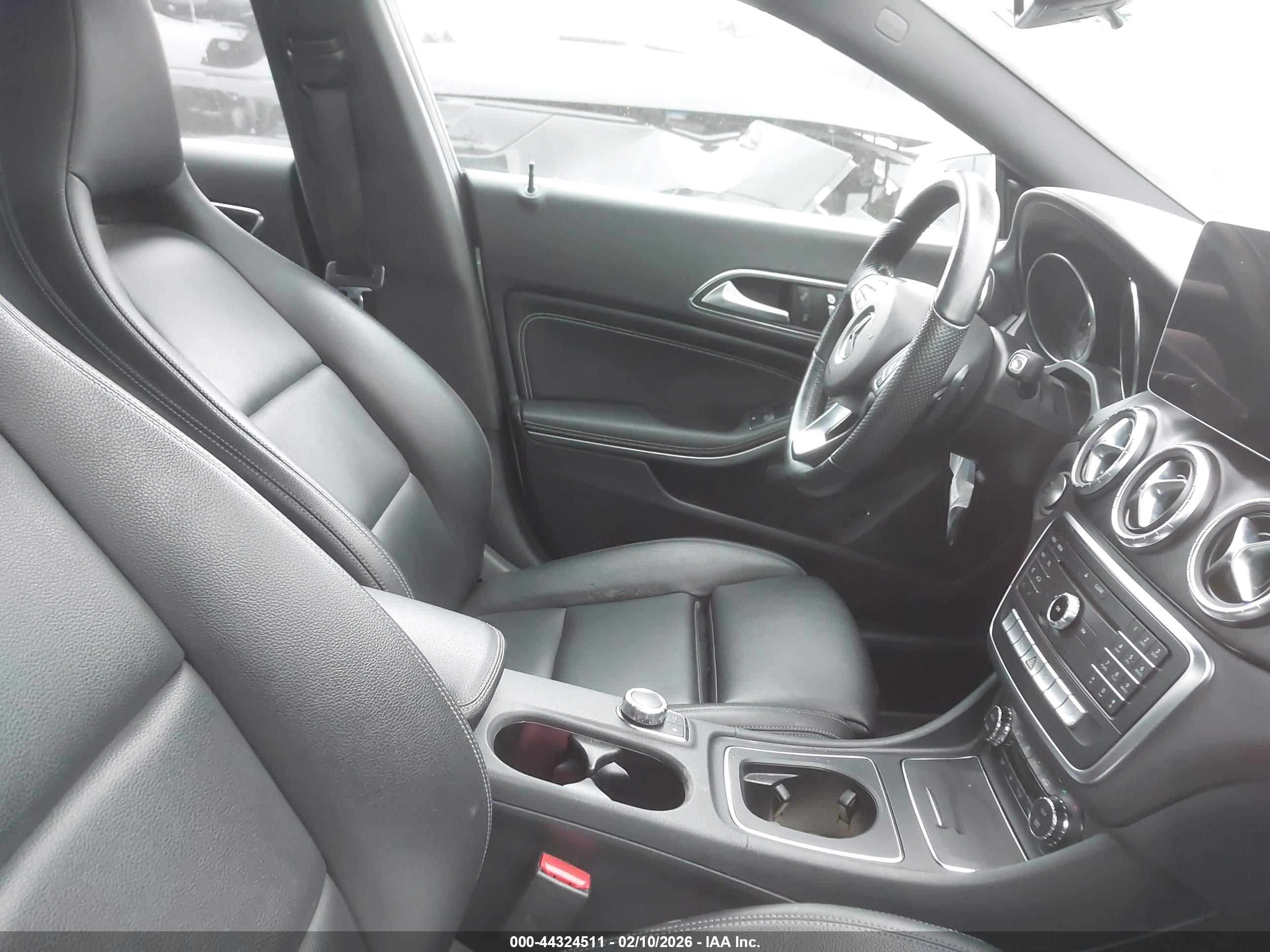 MERCEDES-BENZ CLA image 5