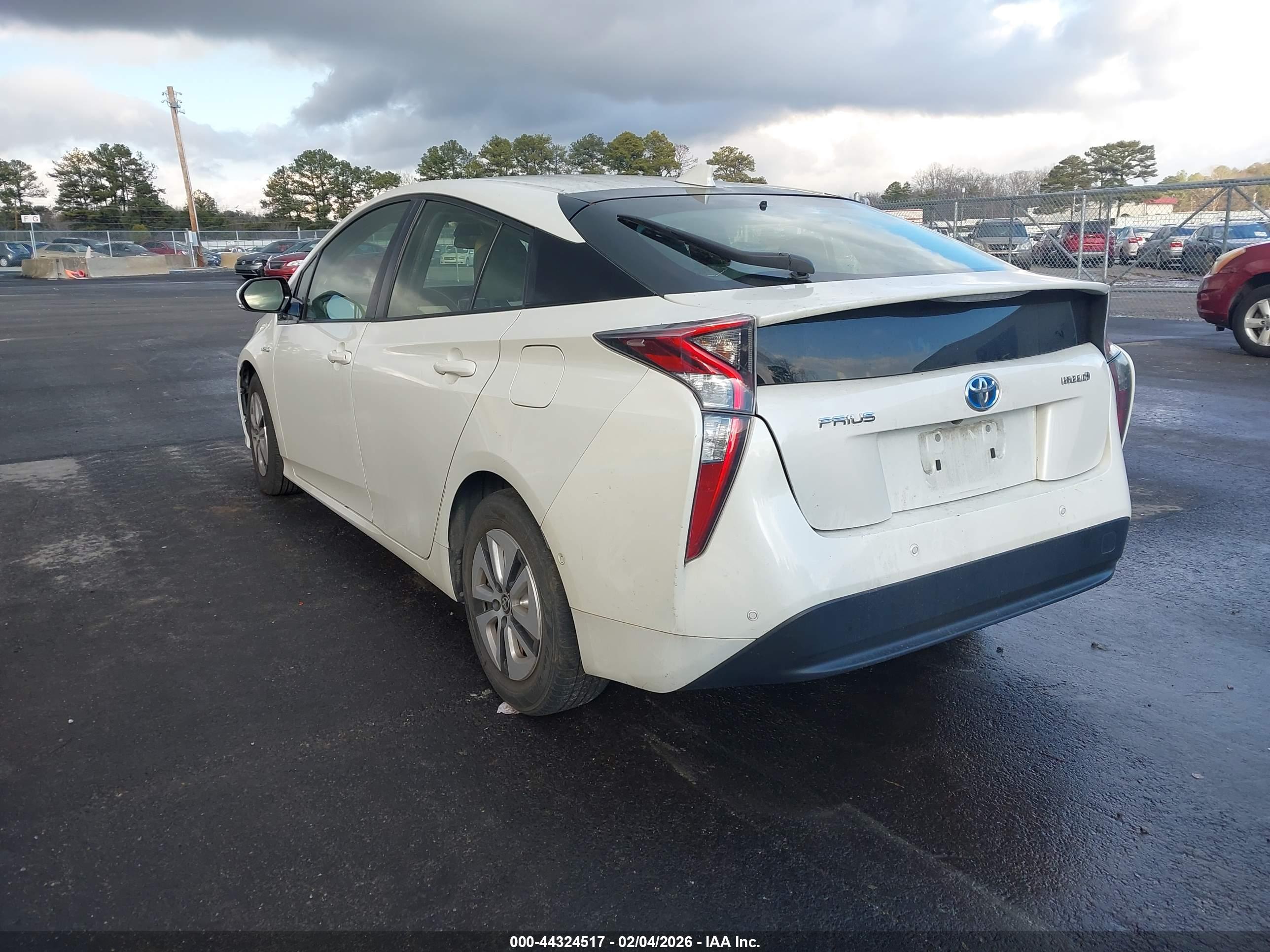 TOYOTA PRIUS image 3