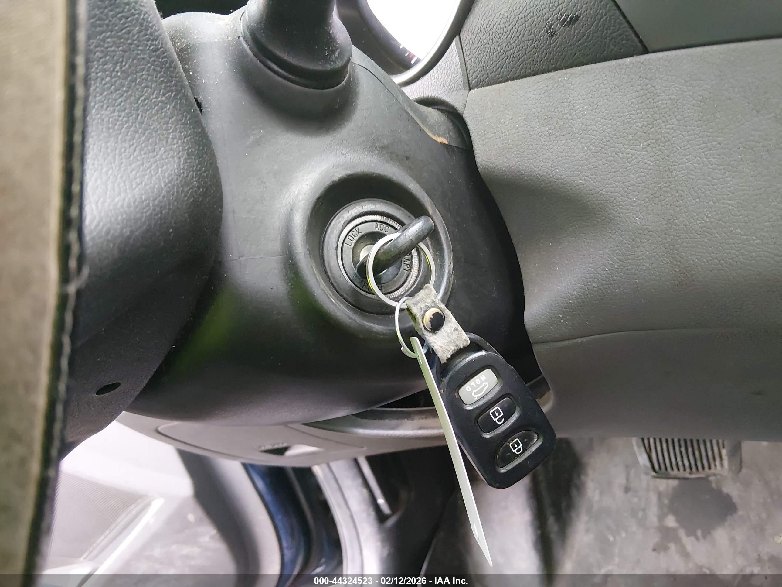 HYUNDAI ELANTRA image 11