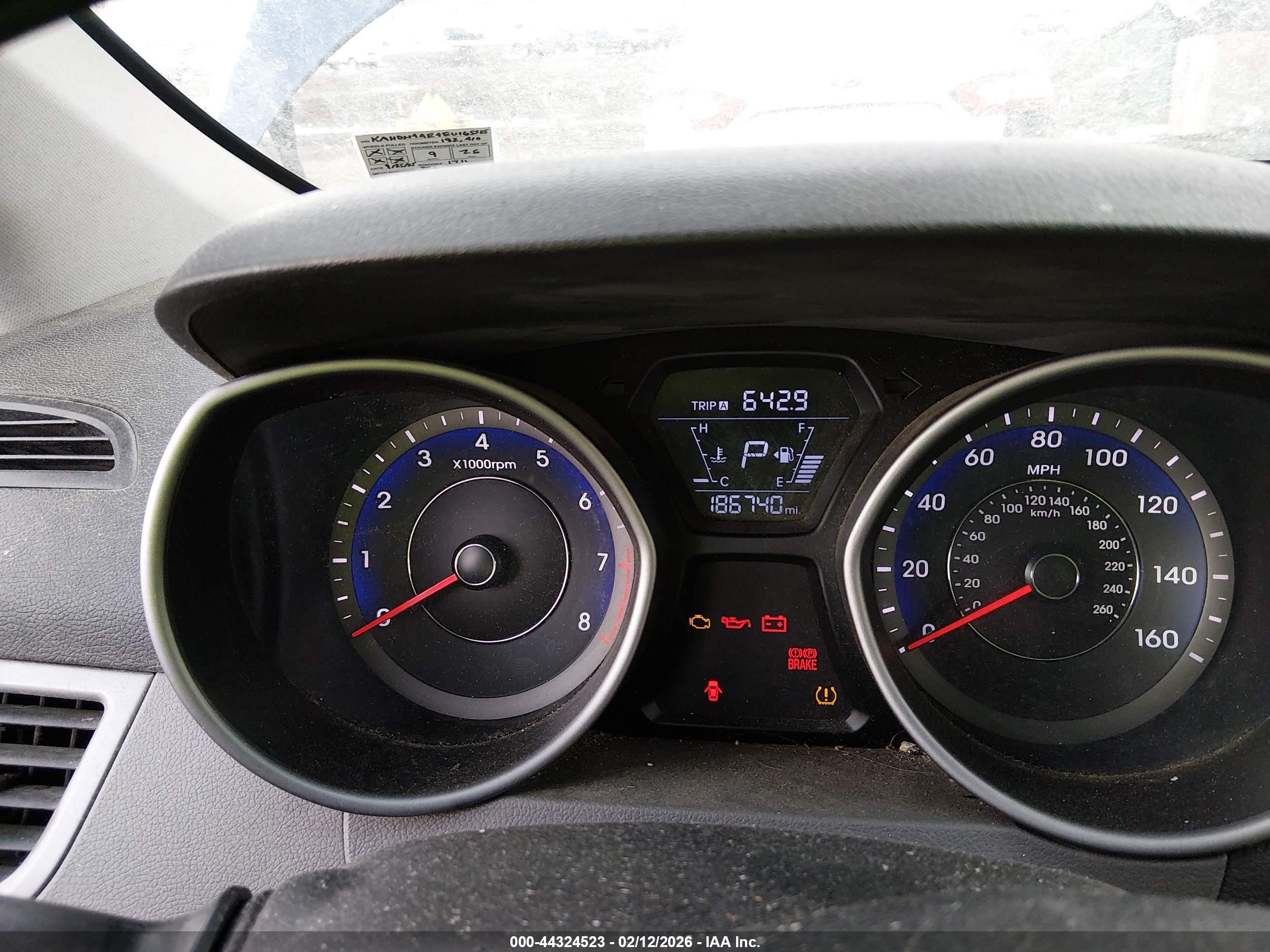 HYUNDAI ELANTRA image 7