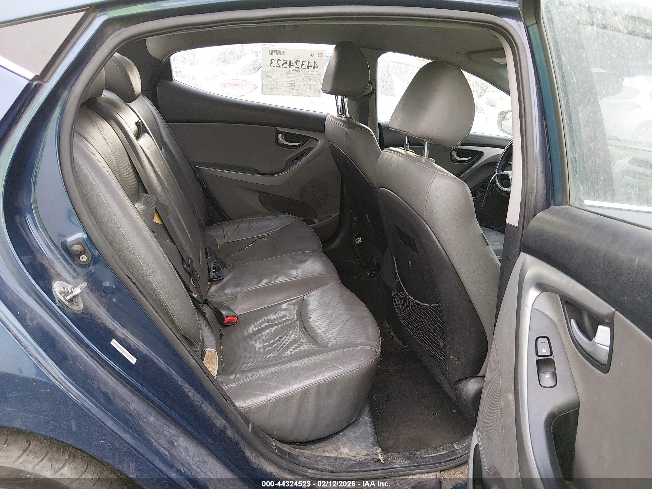 HYUNDAI ELANTRA image 8