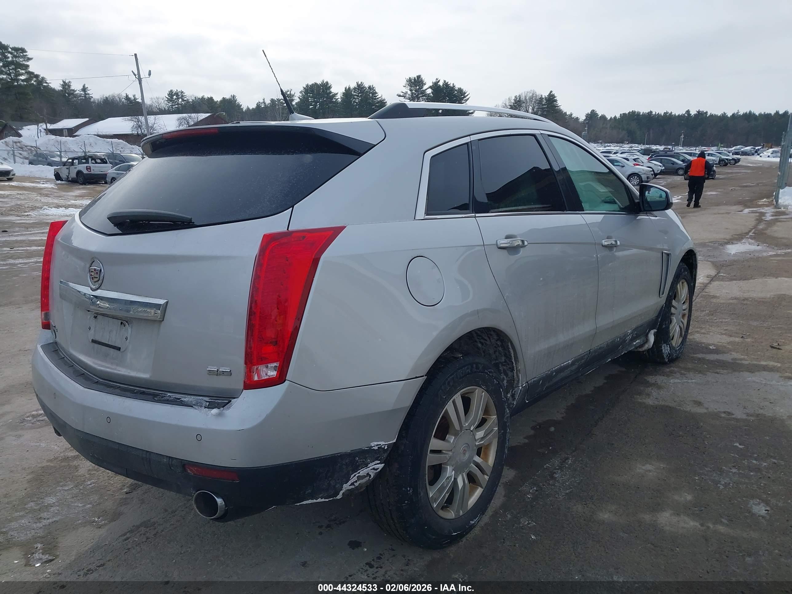 CADILLAC SRX image 4