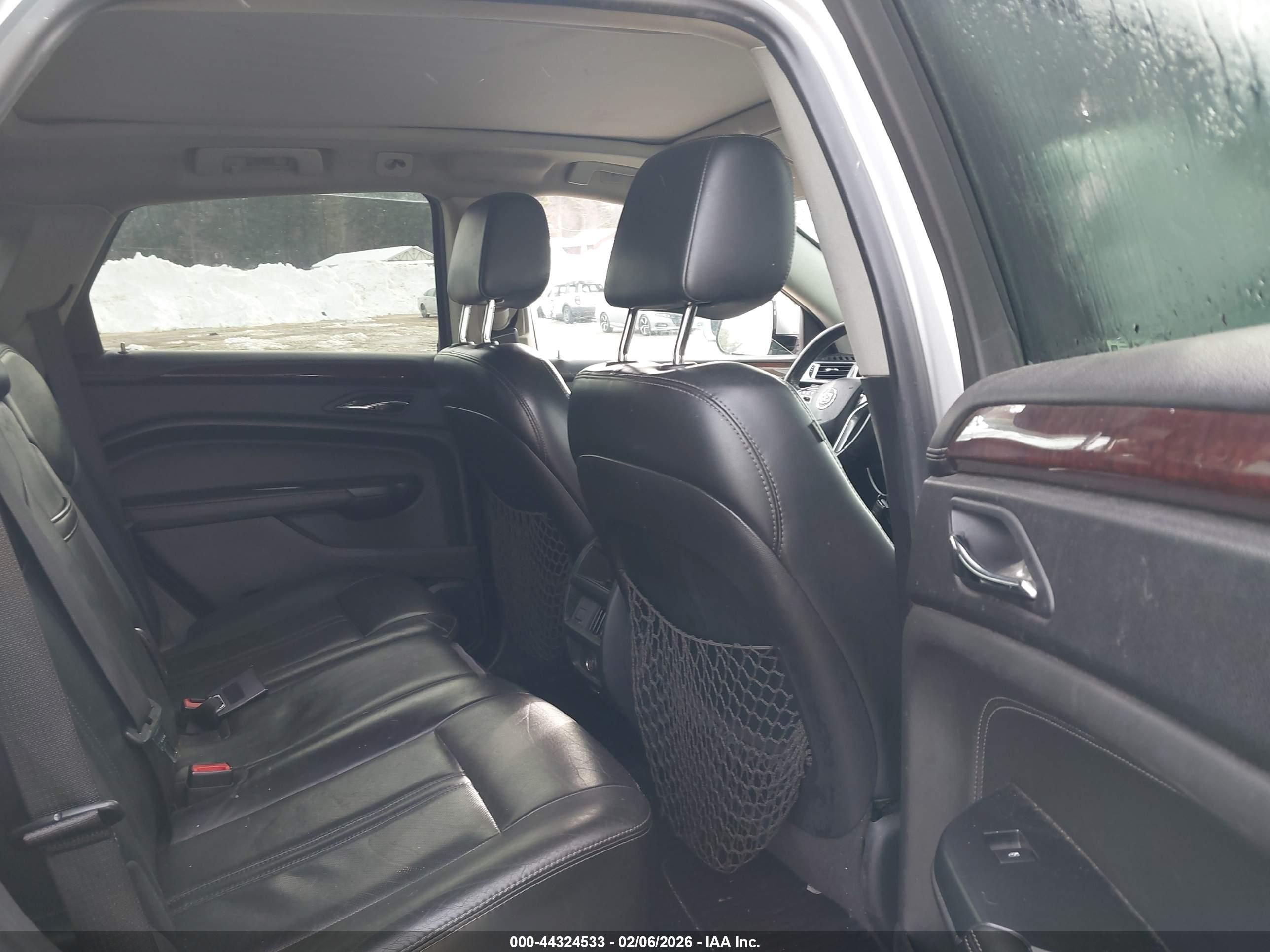 CADILLAC SRX image 8
