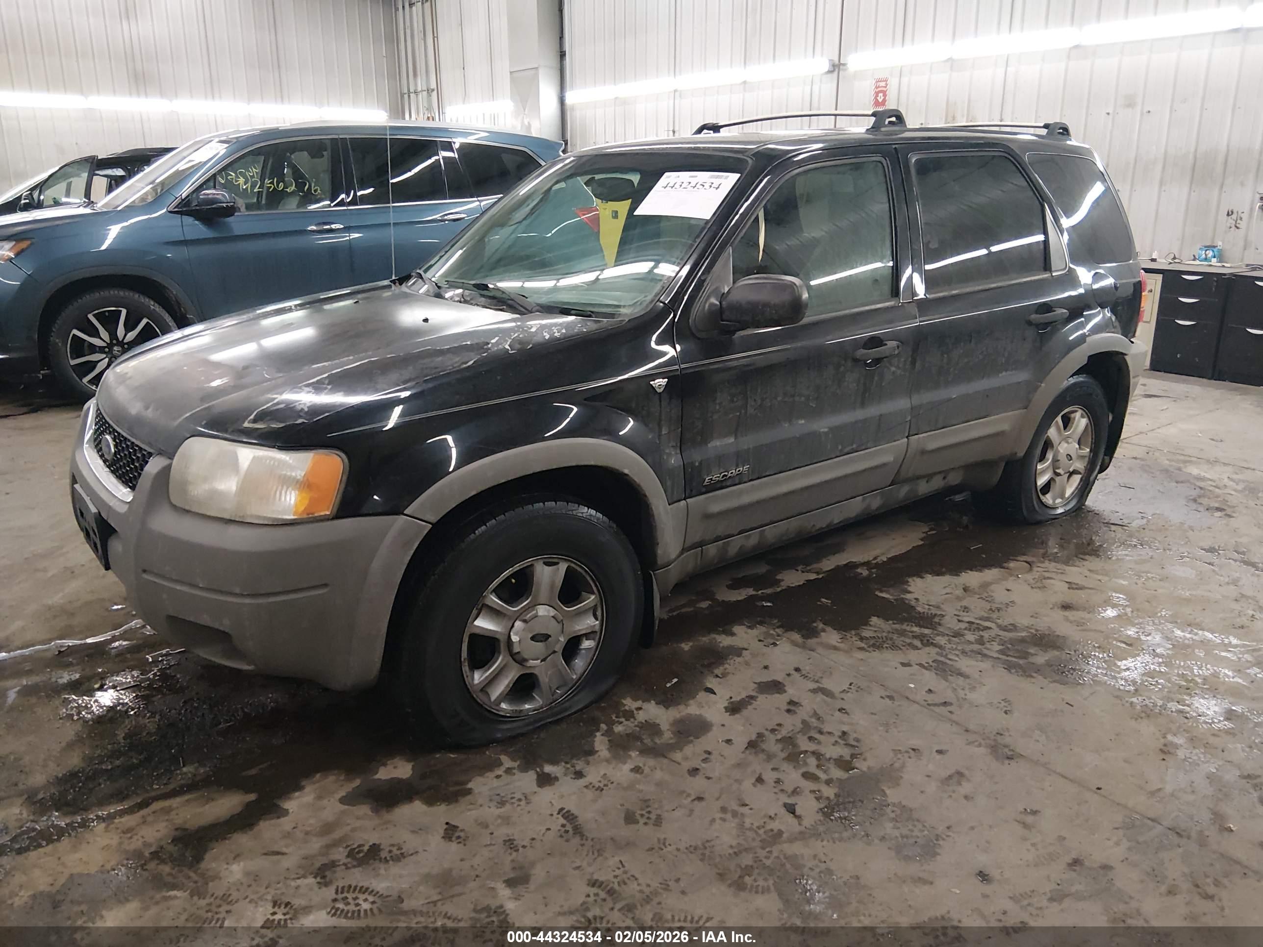 FORD ESCAPE image 2