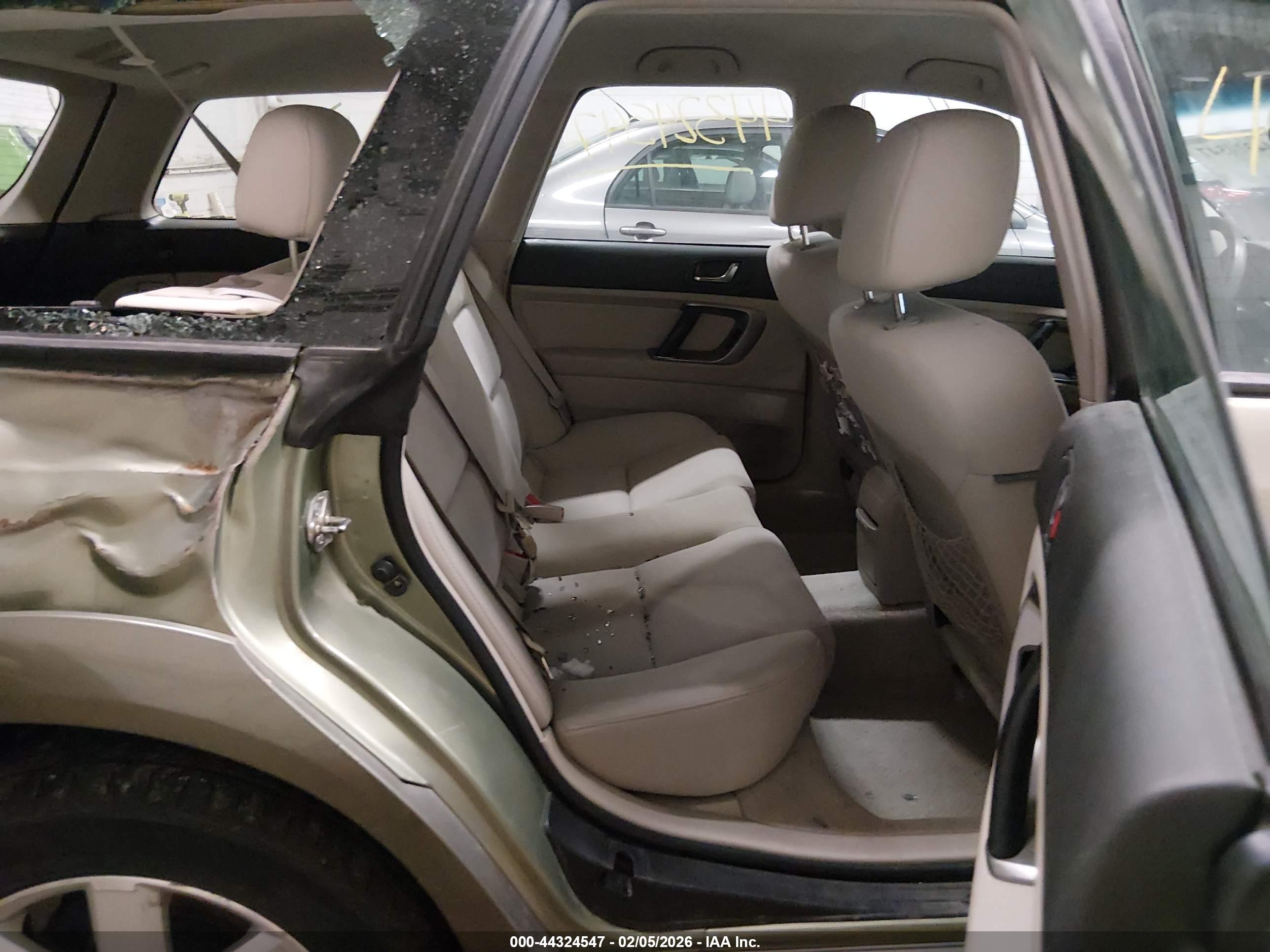 SUBARU OUTBACK image 8