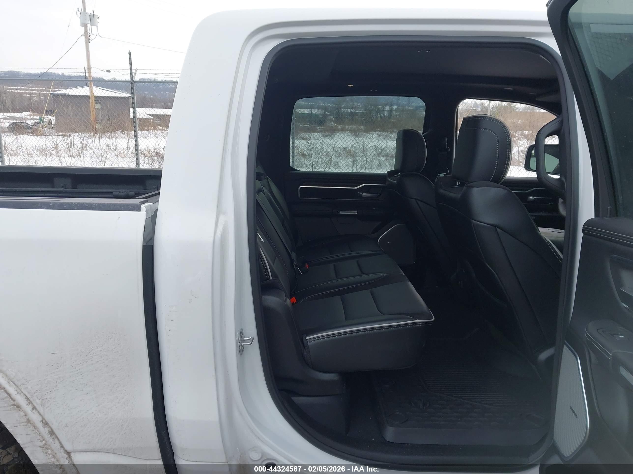 RAM 1500 image 8
