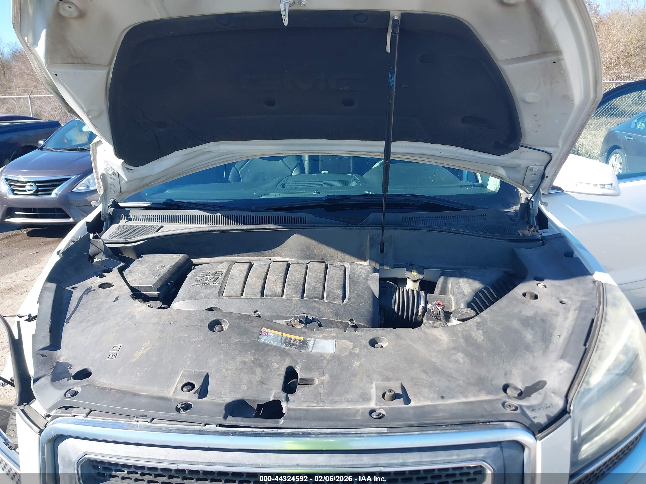GMC ACADIA image 10