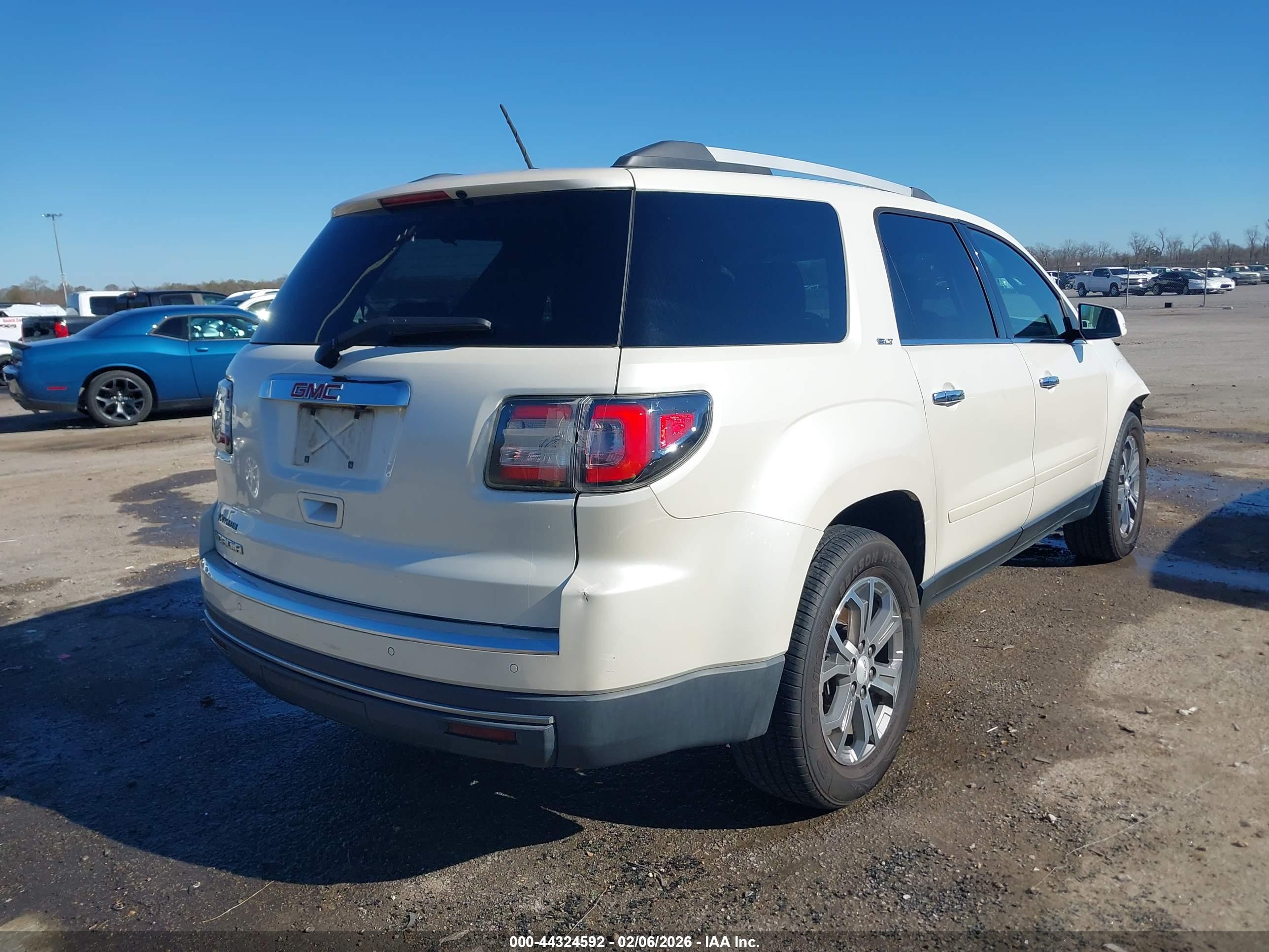 GMC ACADIA image 4