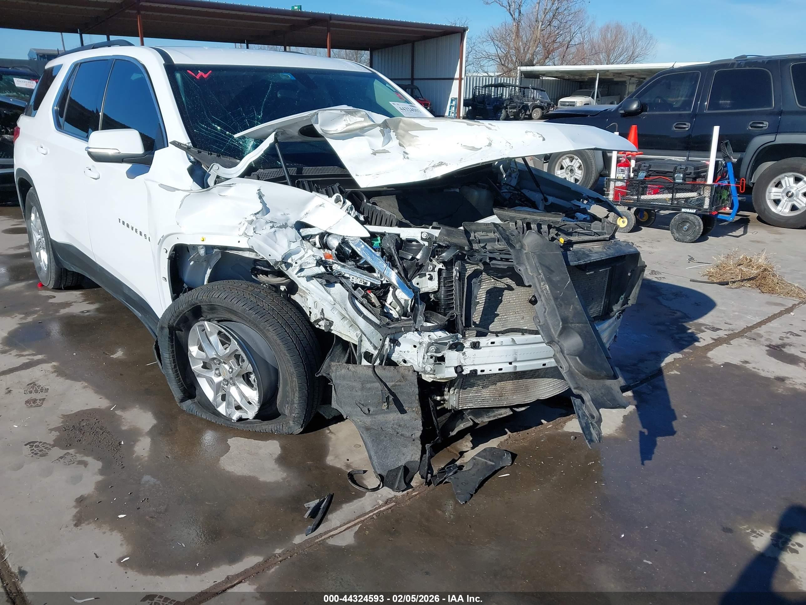 CHEVROLET TRAVERSE image 6