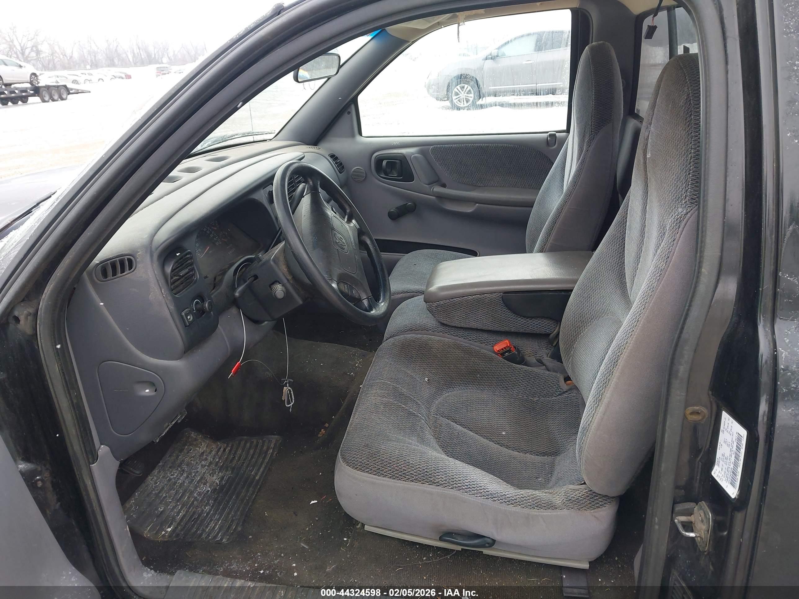 DODGE DAKOTA image 5