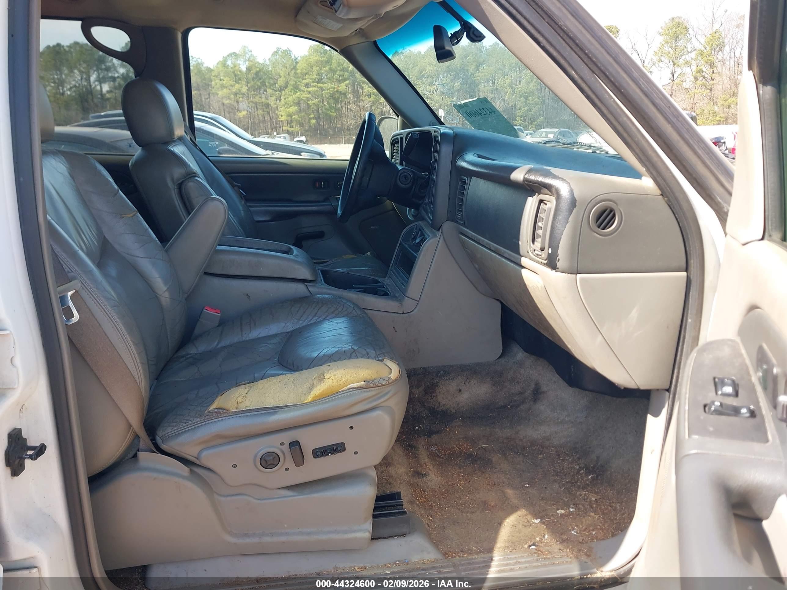 CHEVROLET TAHOE image 5