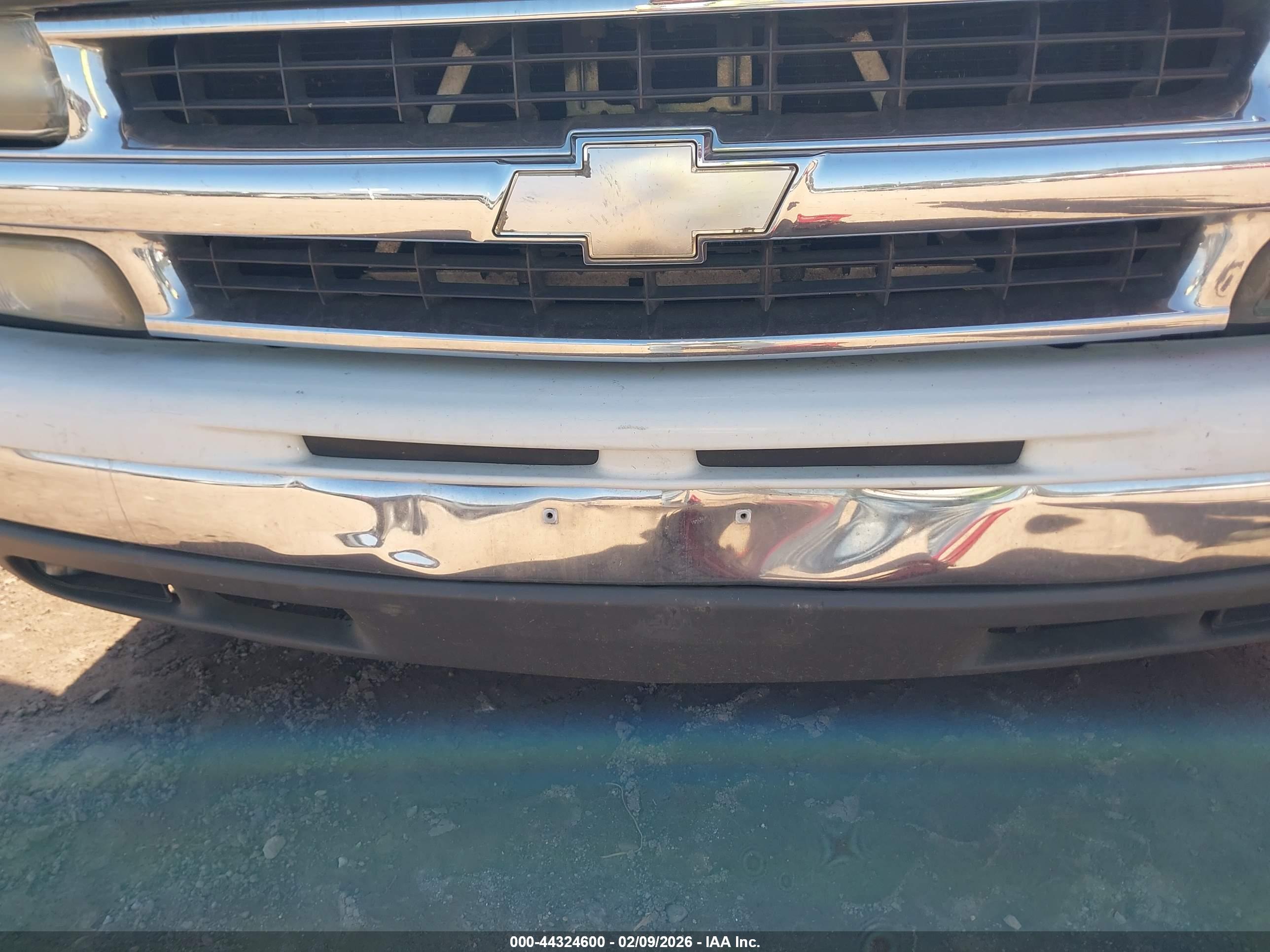 CHEVROLET TAHOE image 6