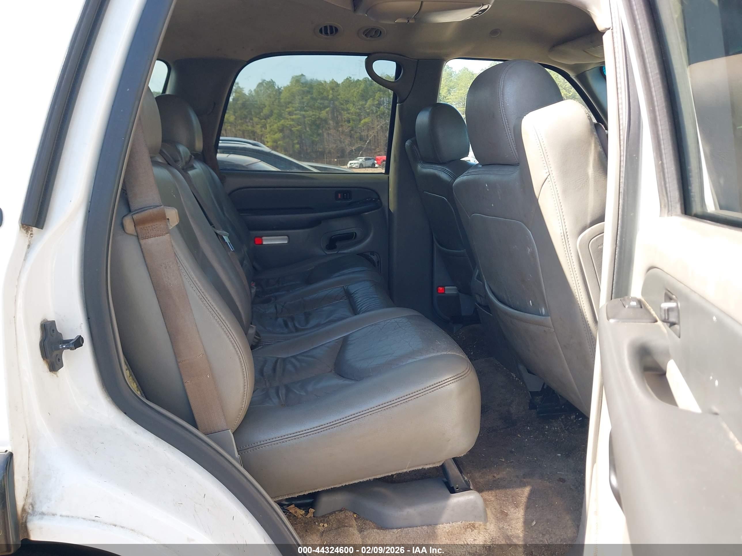 CHEVROLET TAHOE image 8