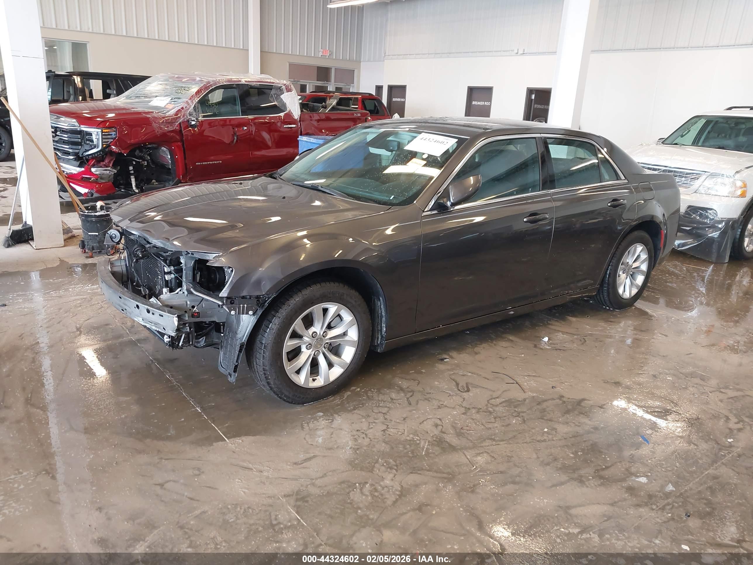 CHRYSLER 300 image 2