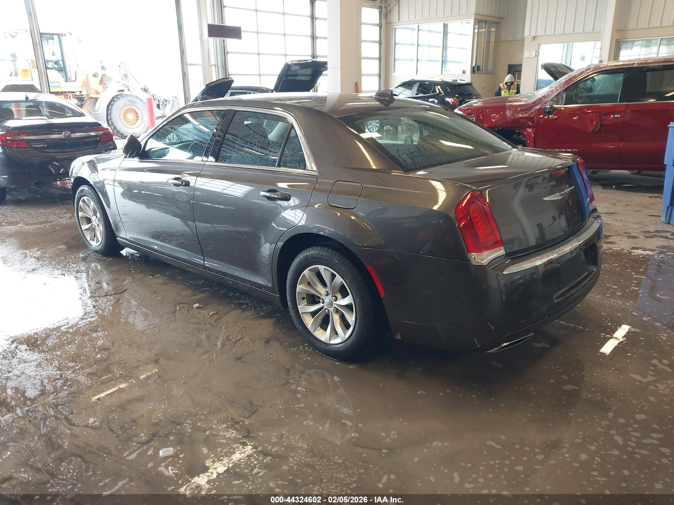 CHRYSLER 300 image 3