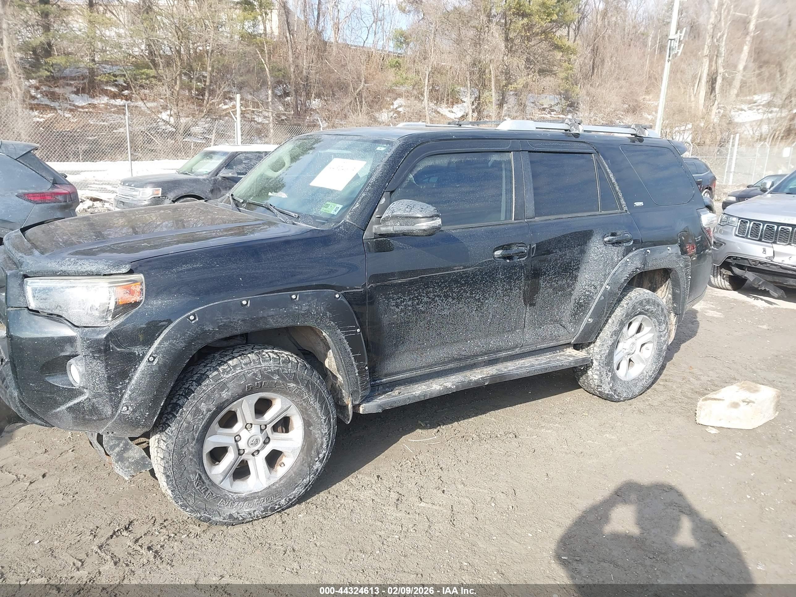 TOYOTA 4RUNNER image 2