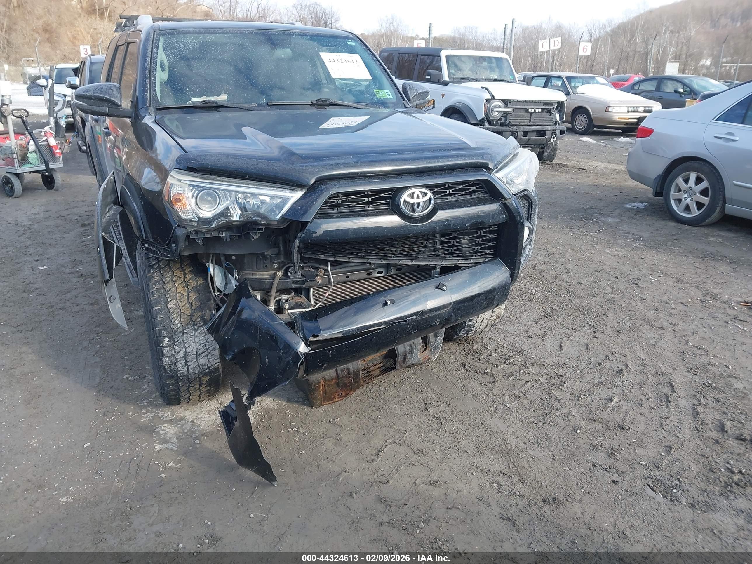 TOYOTA 4RUNNER image 6