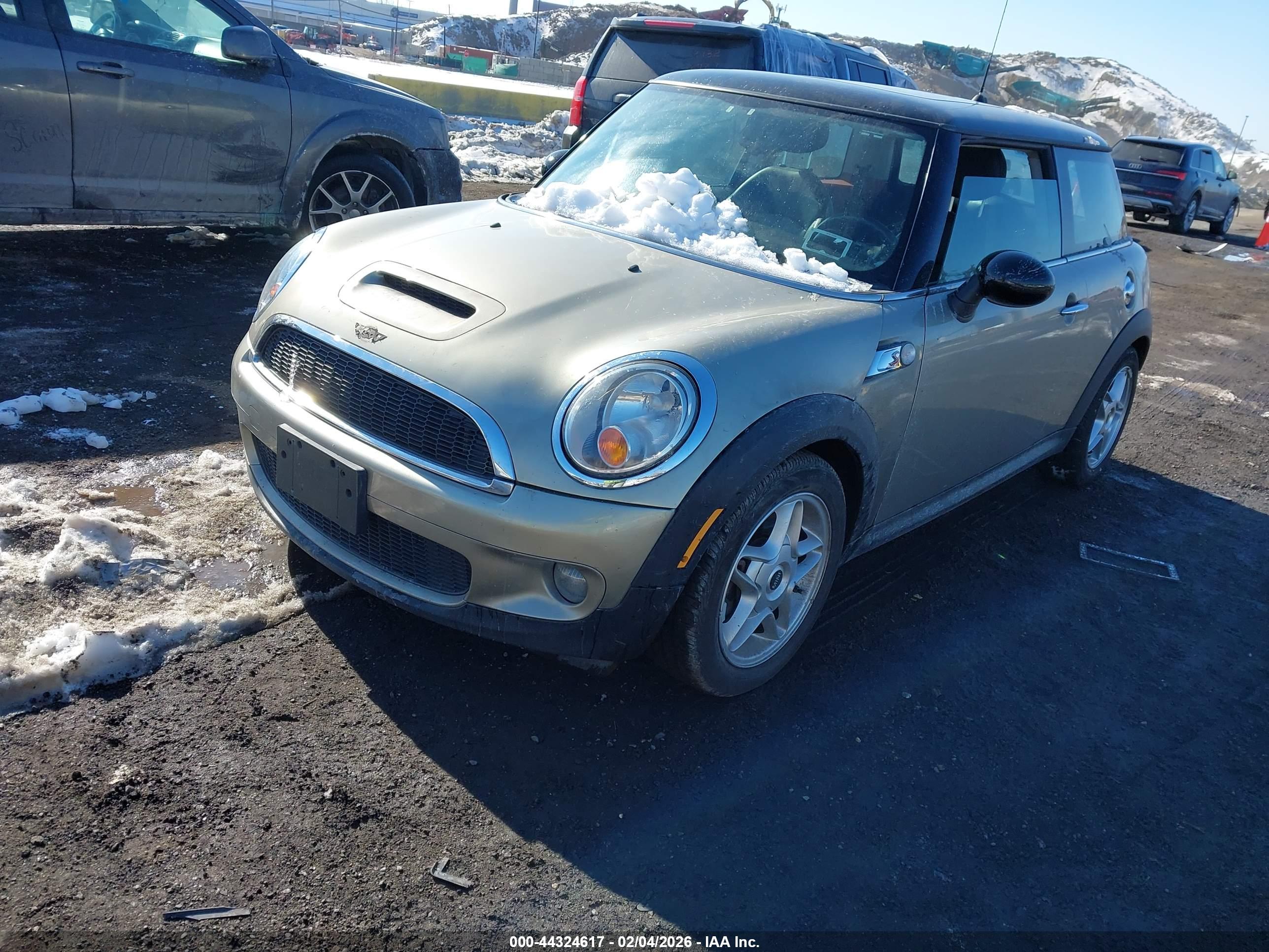 MINI COOPER image 2