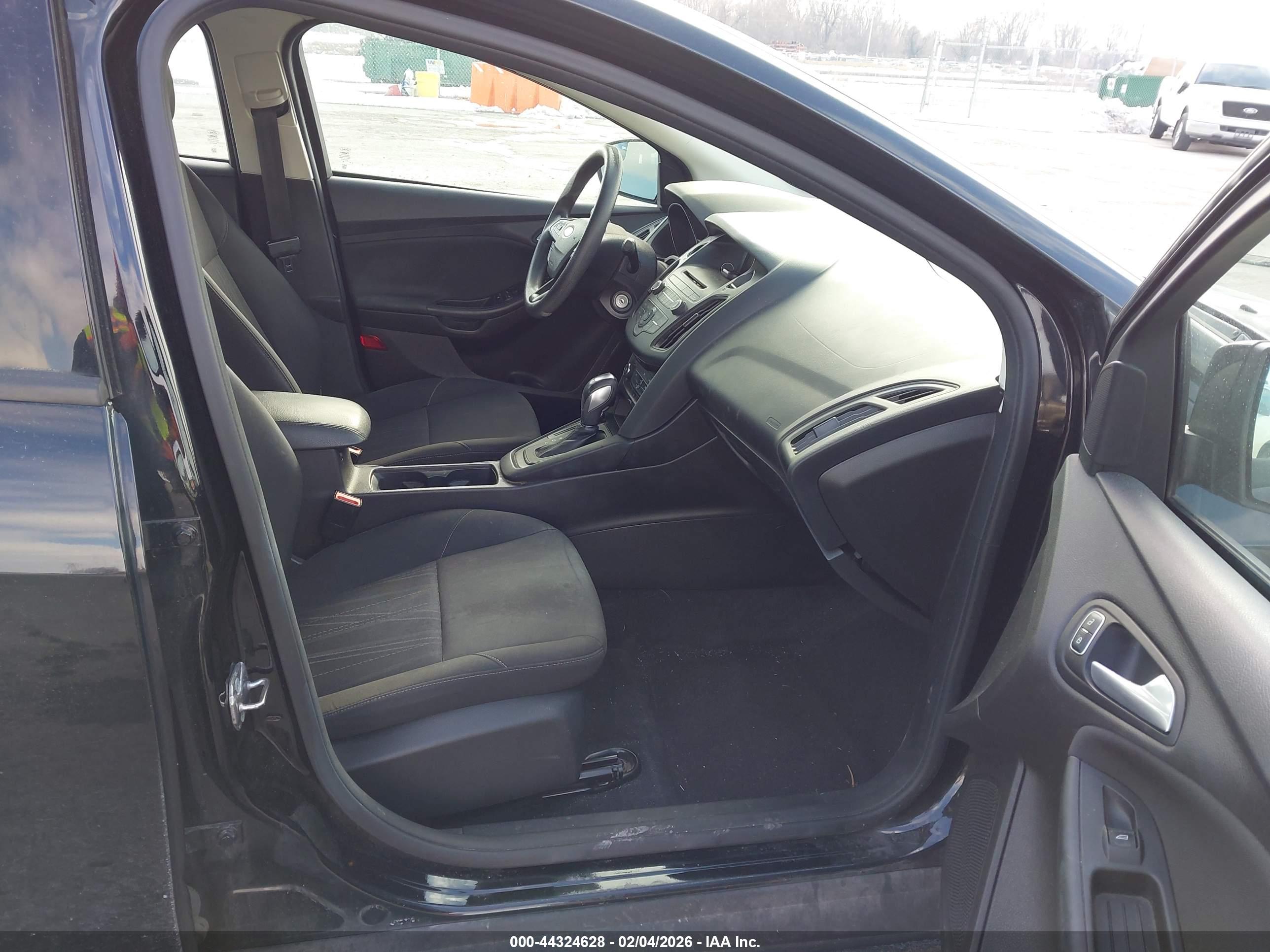 FORD FOCUS image 5