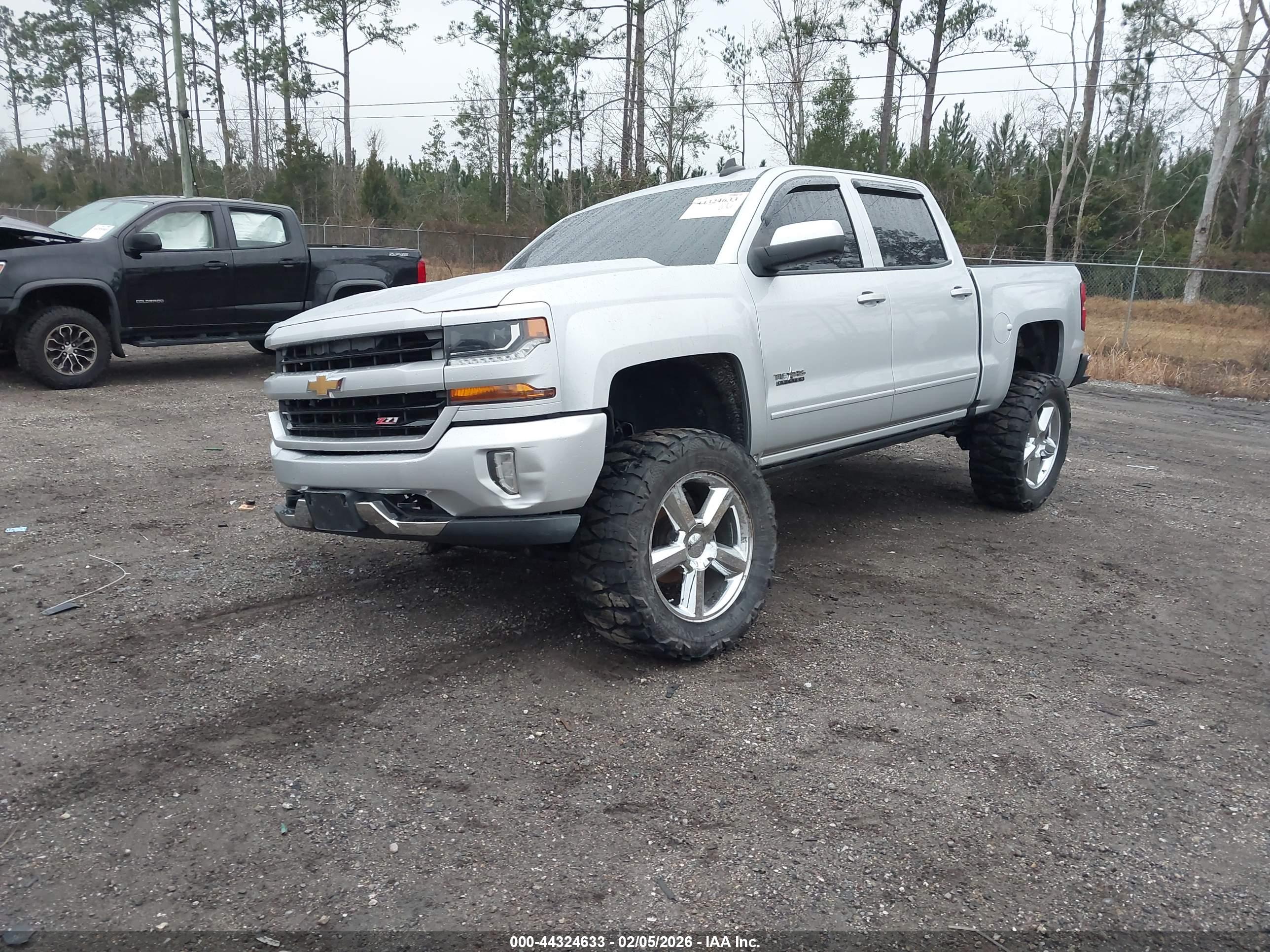 CHEVROLET SILVERADO image 2
