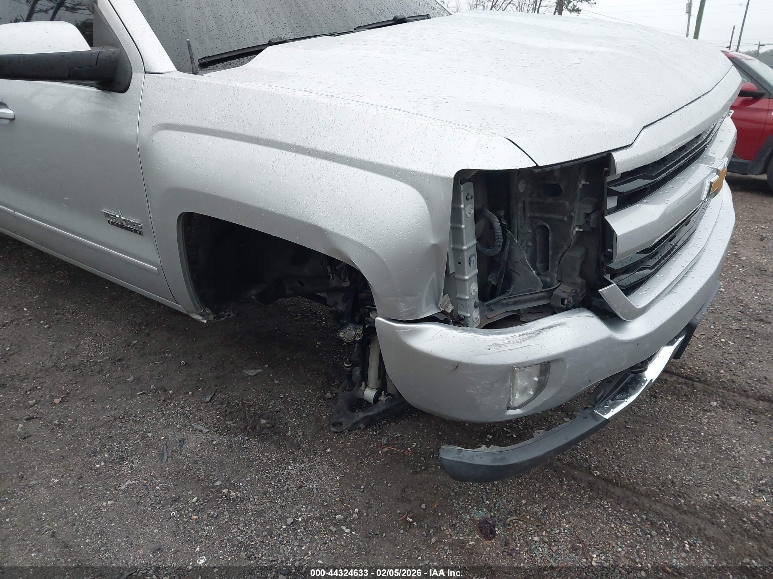 CHEVROLET SILVERADO image 6