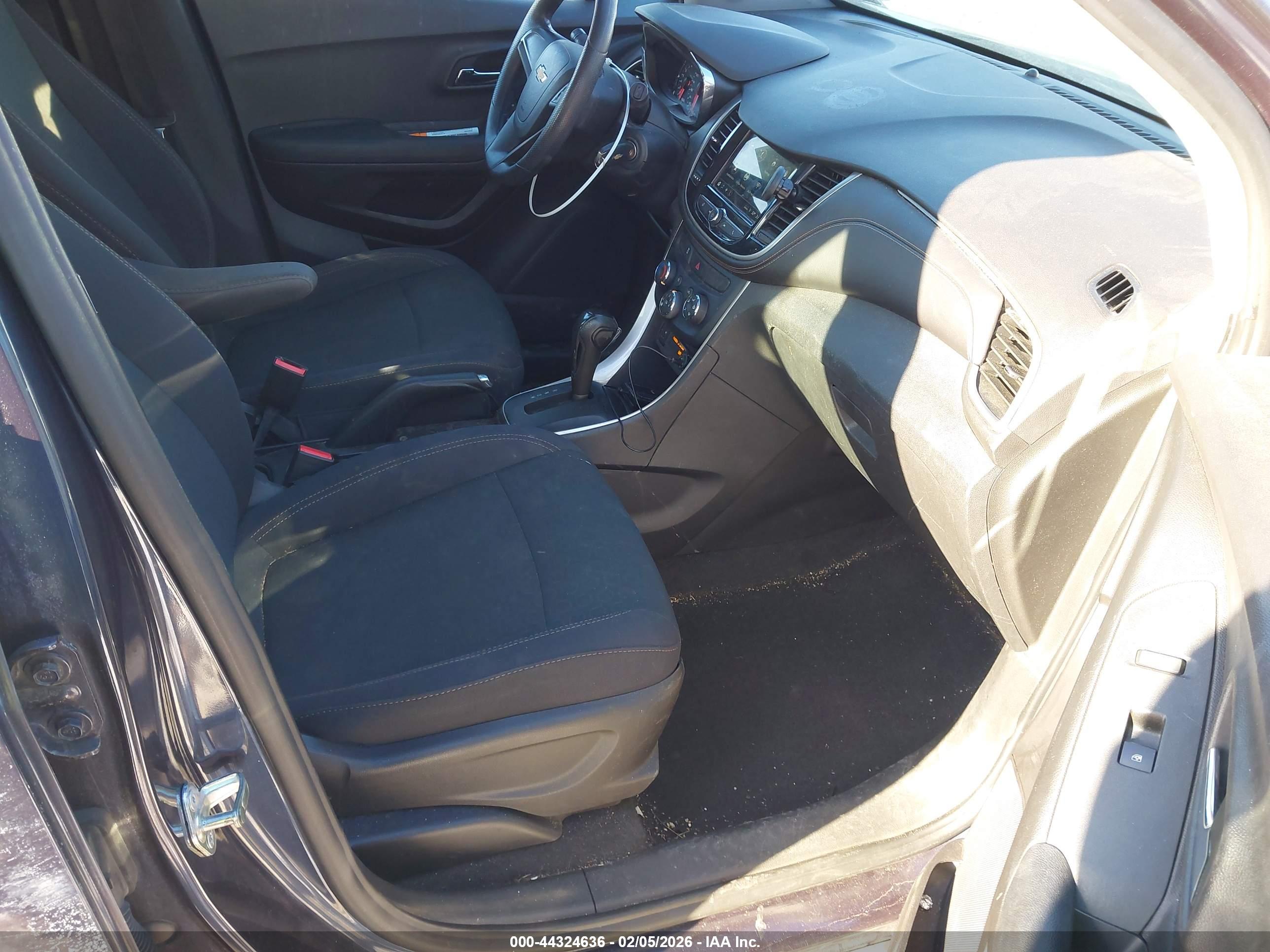CHEVROLET TRAX image 5