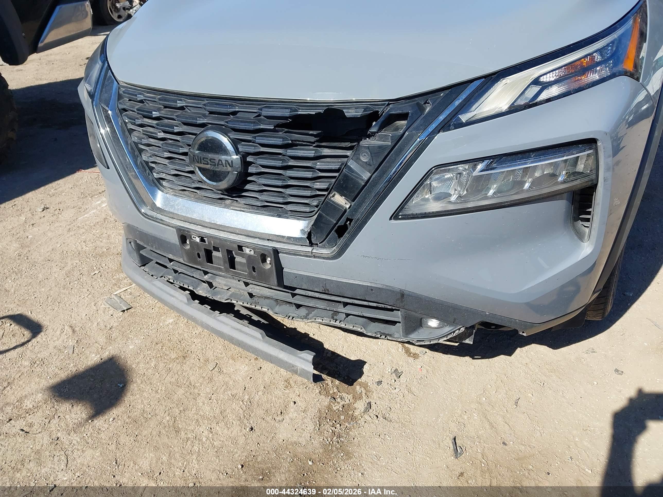 NISSAN ROGUE image 6
