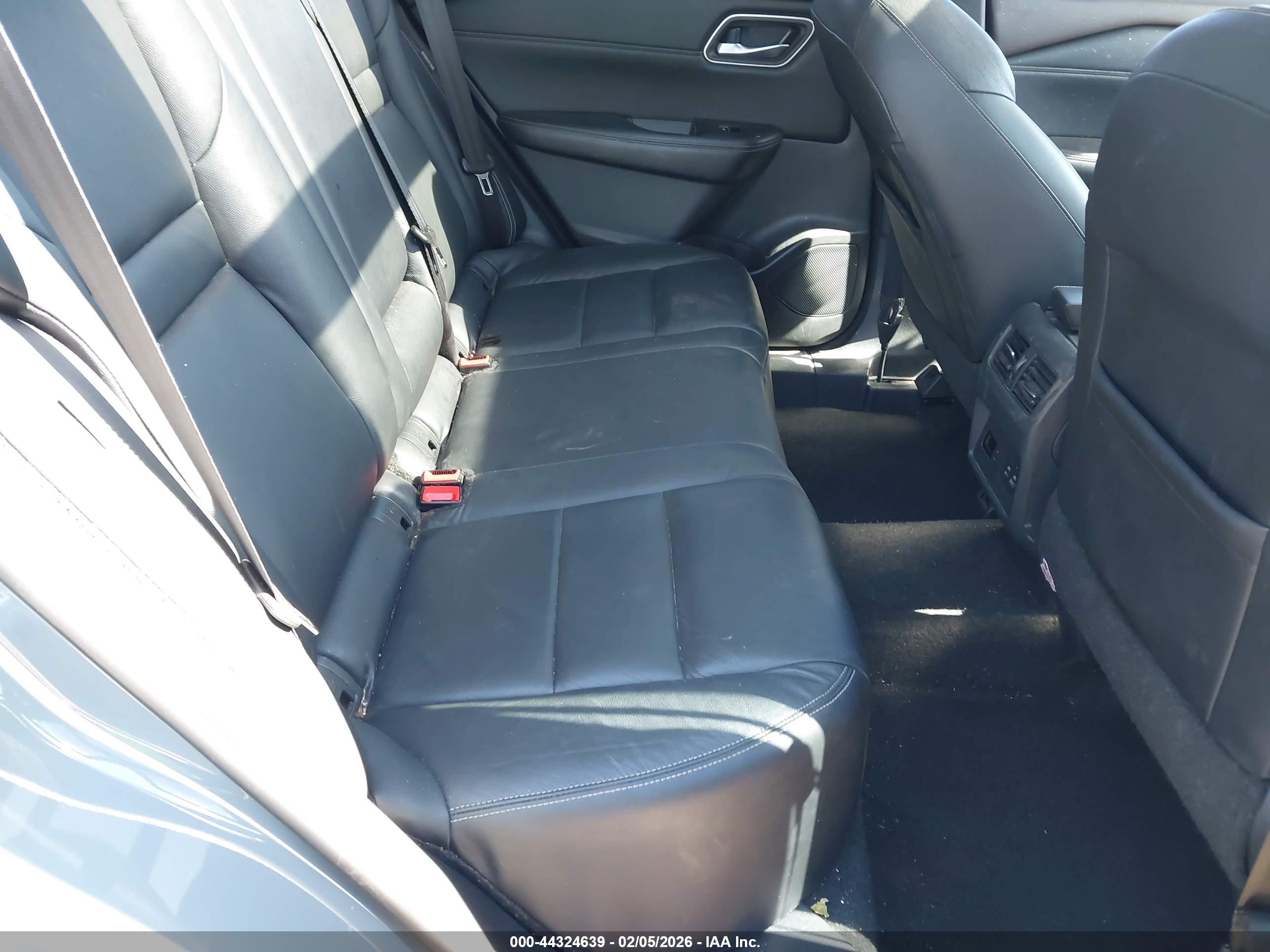 NISSAN ROGUE image 8