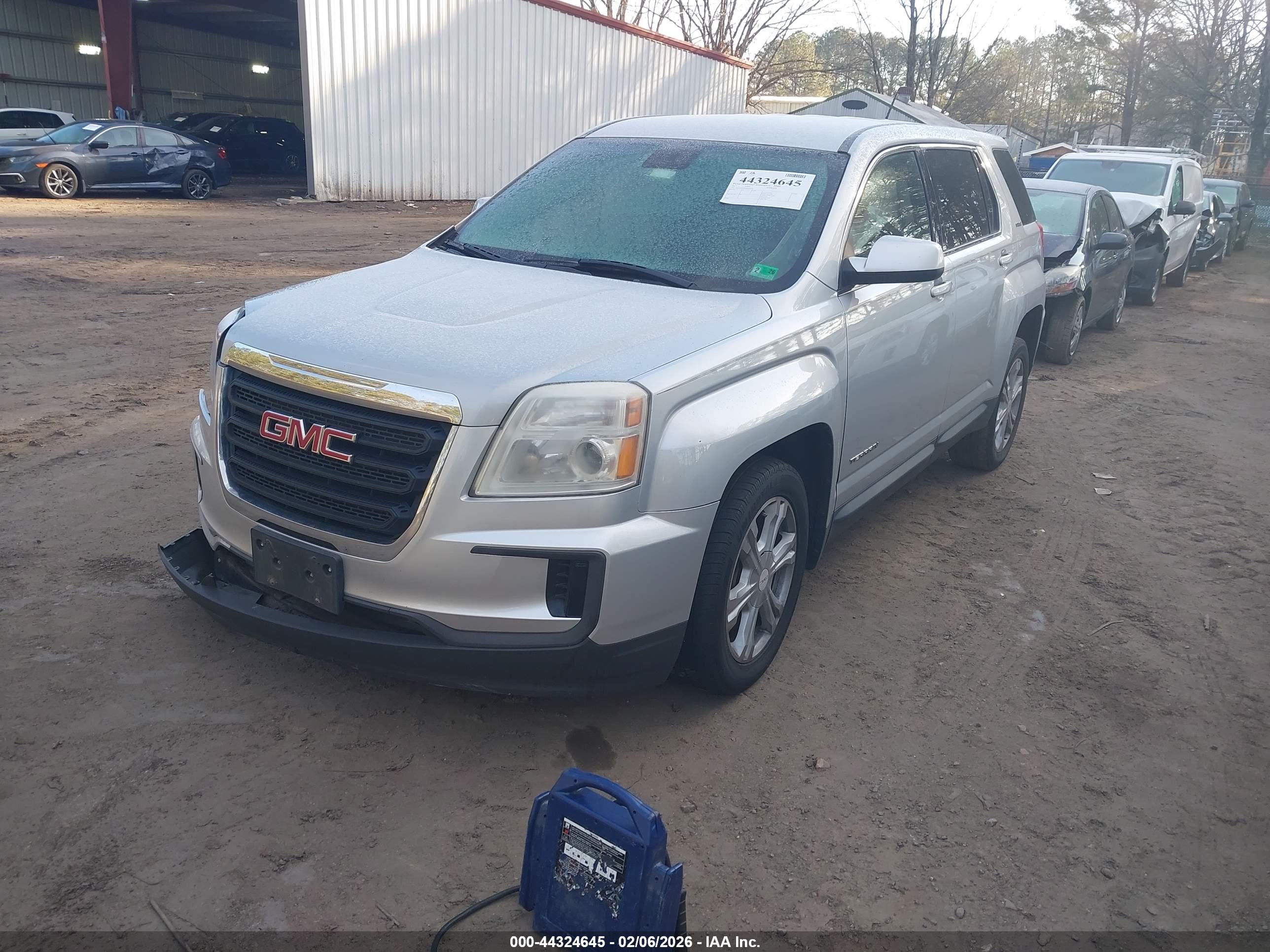 GMC TERRAIN image 2
