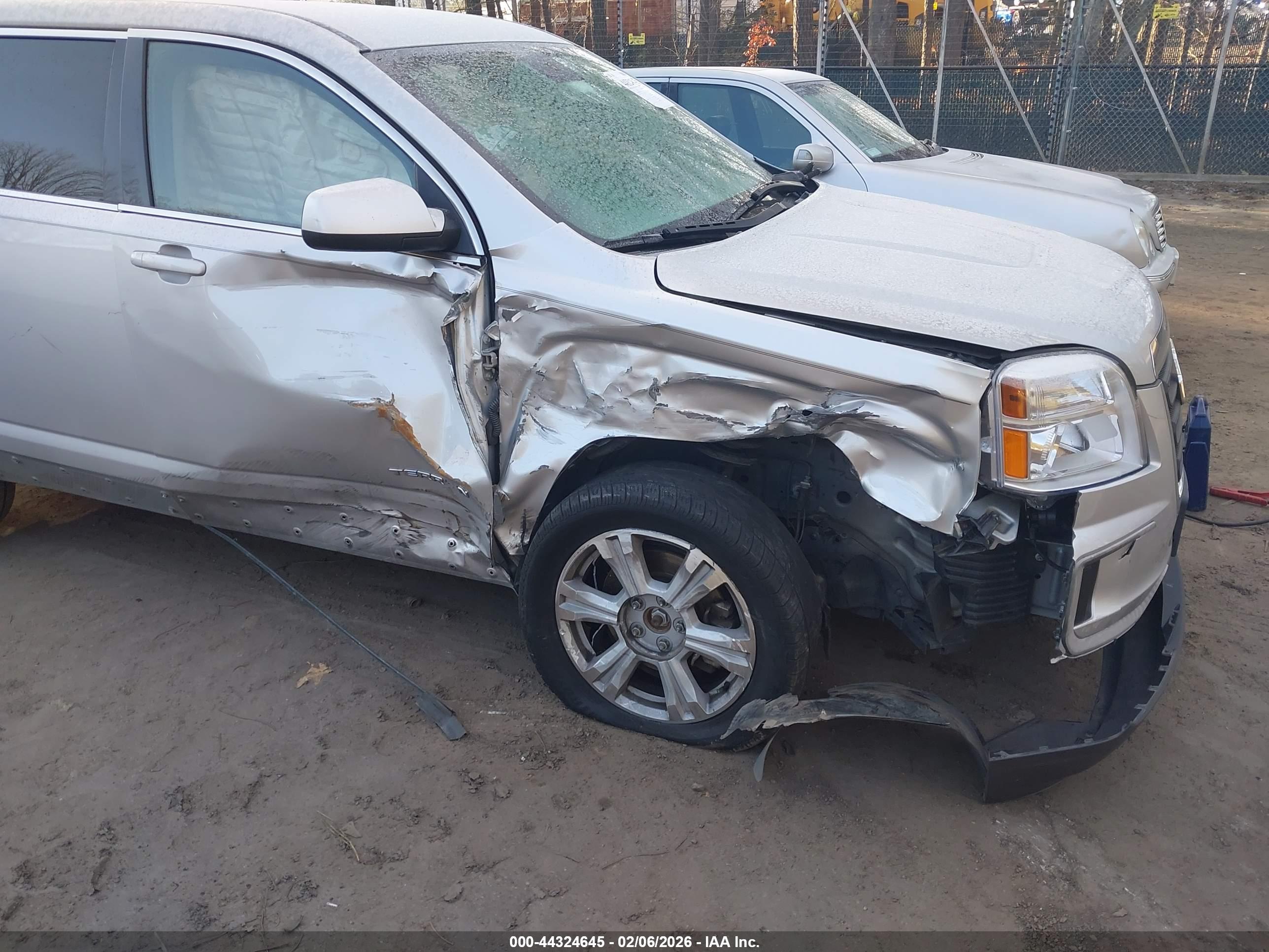 GMC TERRAIN image 6