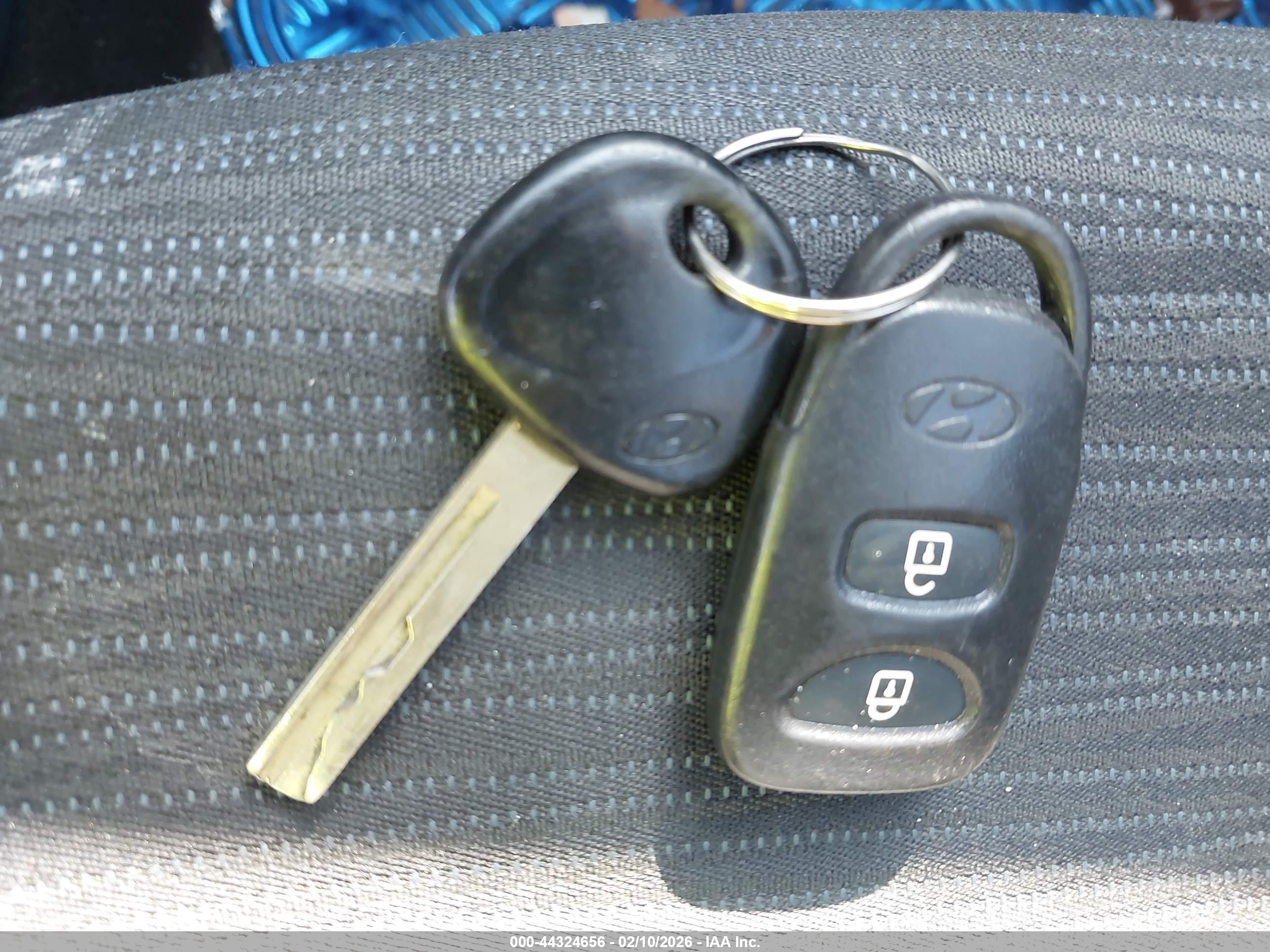 HYUNDAI ACCENT image 11