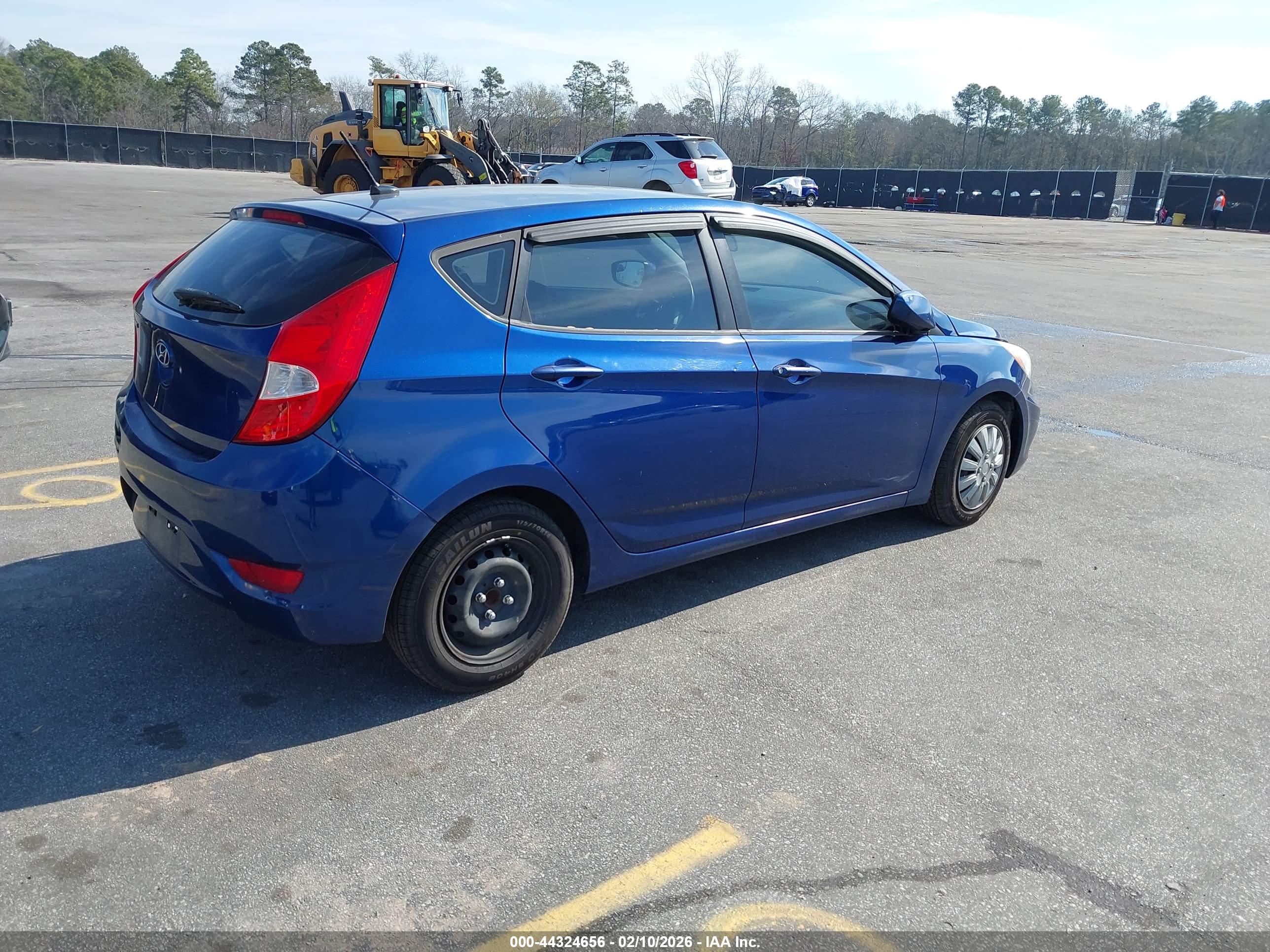 HYUNDAI ACCENT image 4