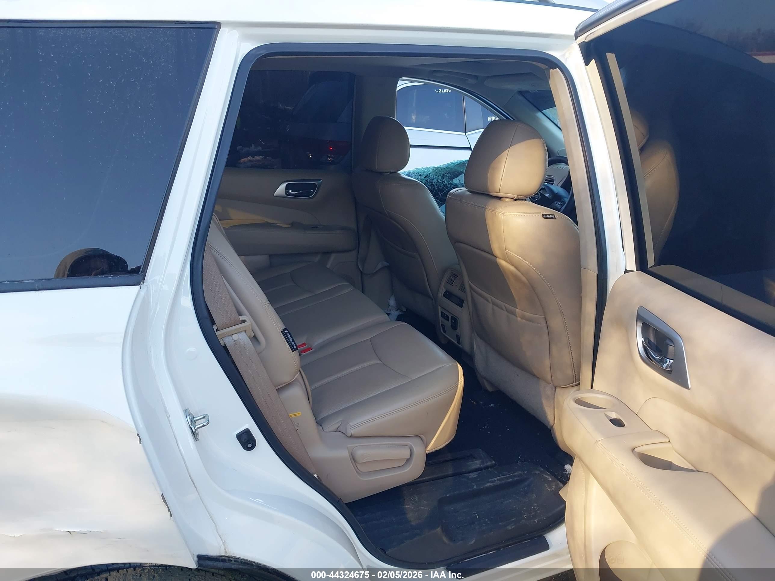 NISSAN PATHFINDER image 8
